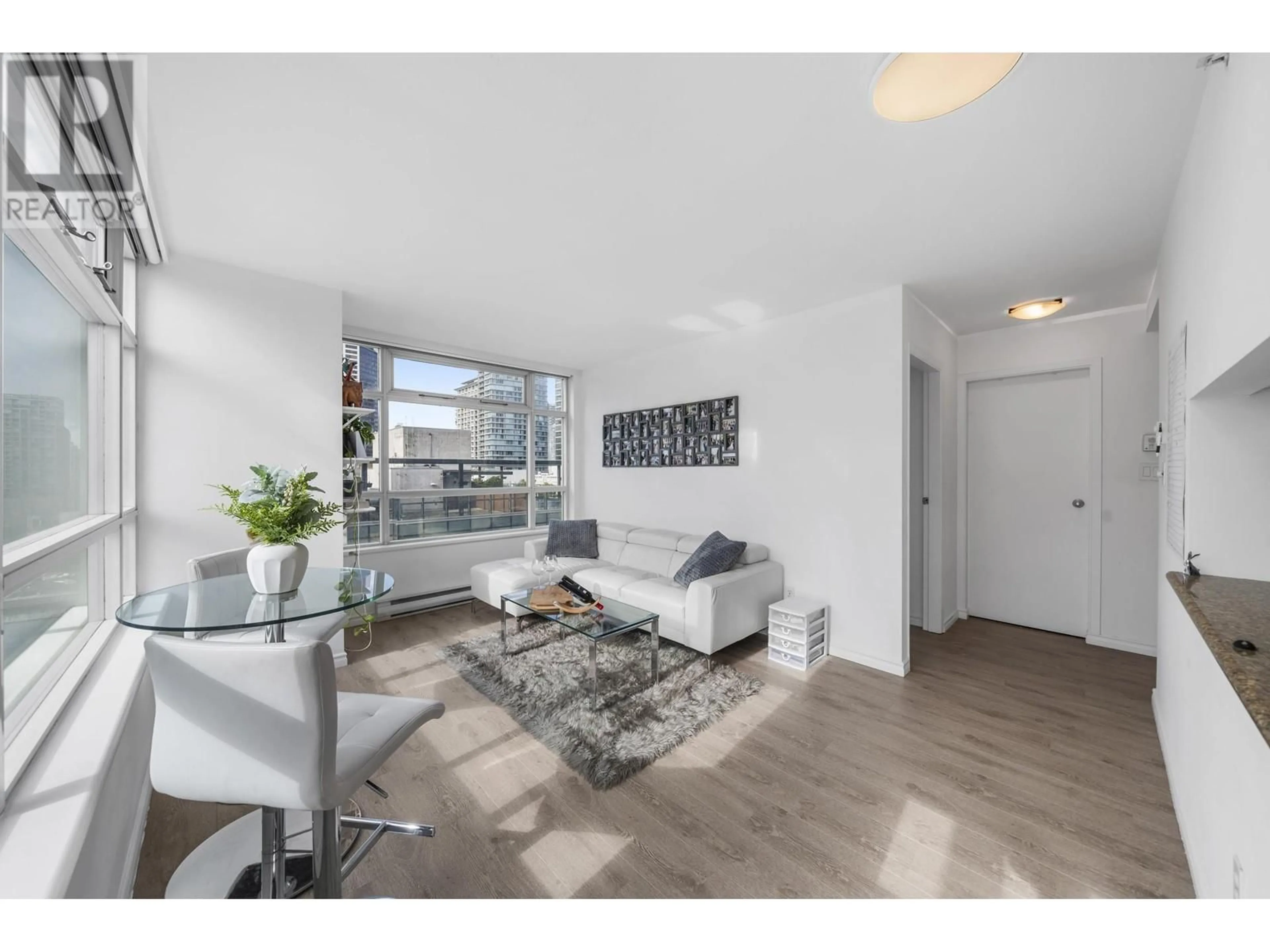 Living room with furniture, unknown for 1709 - 438 SEYMOUR STREET, Vancouver British Columbia V6B6H4
