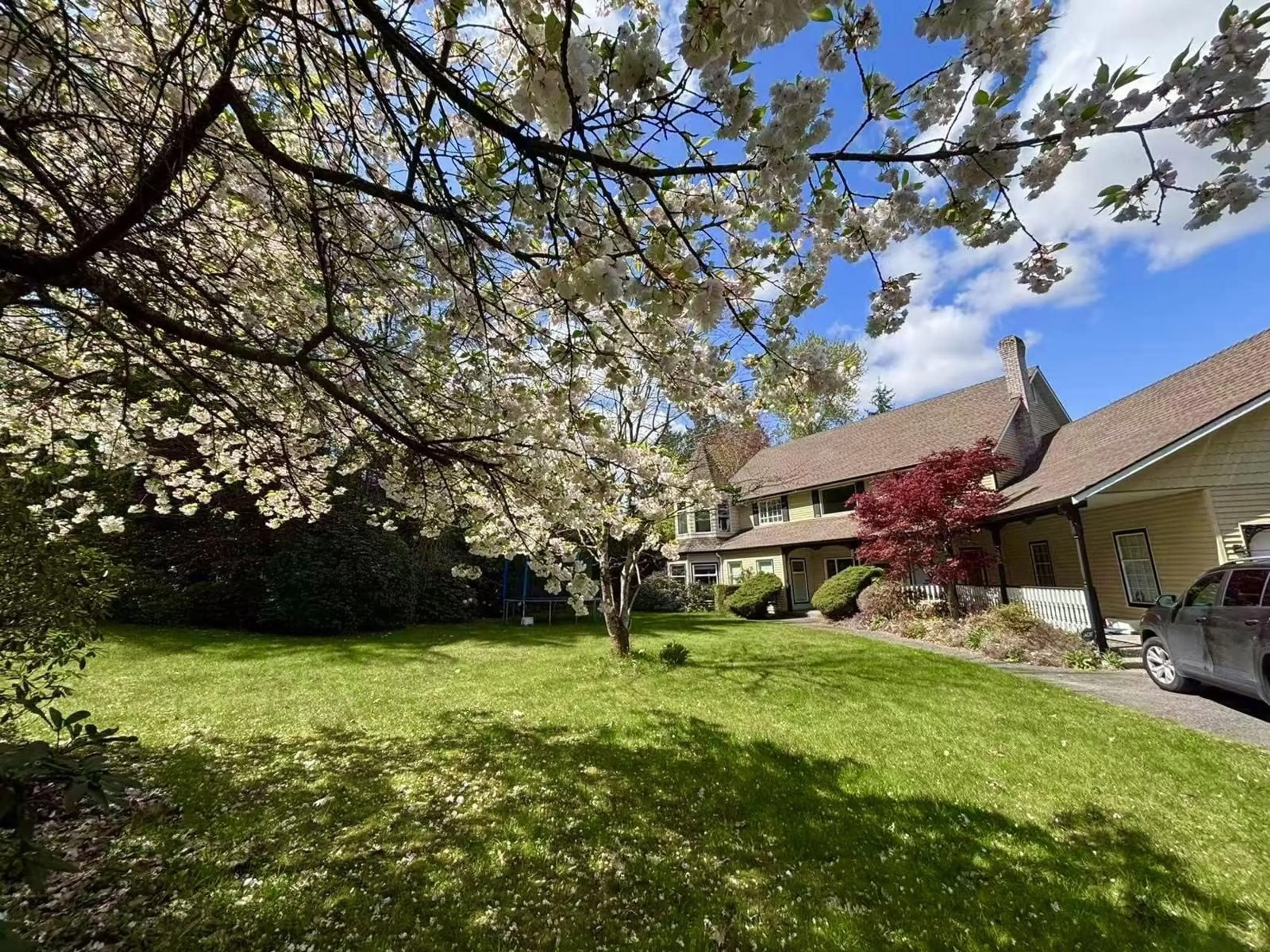 A pic from outside/outdoor area/front of a property/back of a property/a pic from drone, unknown for 17327 26A, Surrey British Columbia V3Z0E6