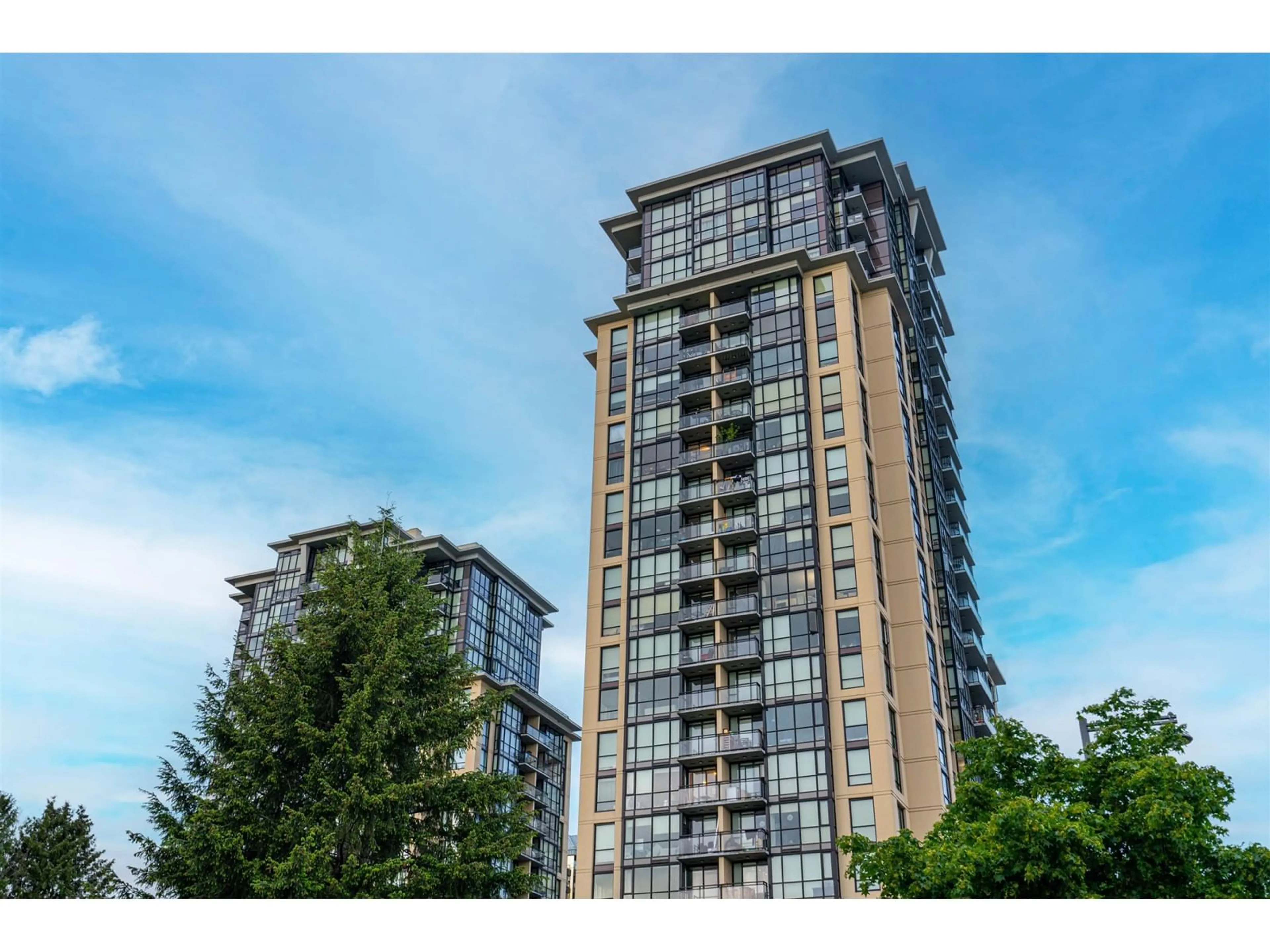 A pic from outside/outdoor area/front of a property/back of a property/a pic from drone, building for 1002 - 10777 UNIVERSITY, Surrey British Columbia V3T0E6