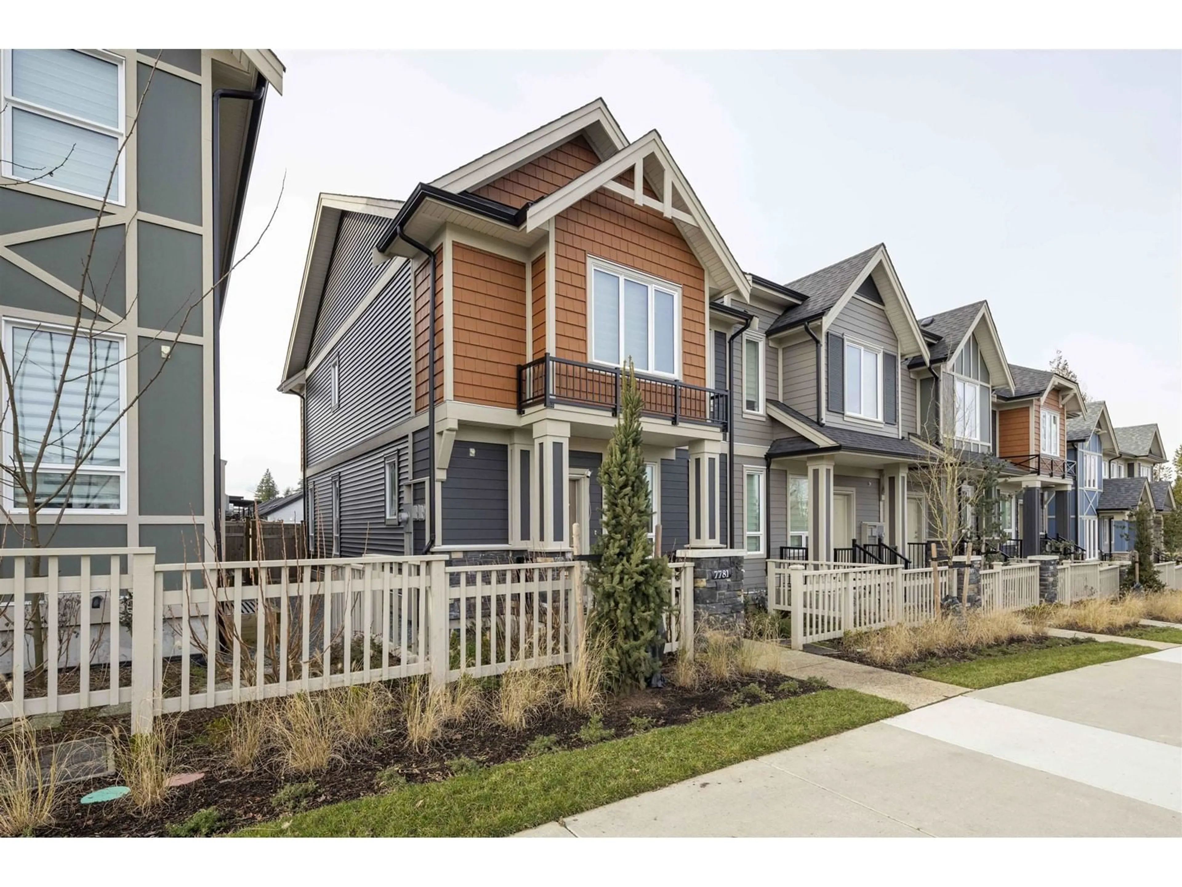 Home with vinyl exterior material, street for 7781 206, Langley British Columbia V2Y1X3