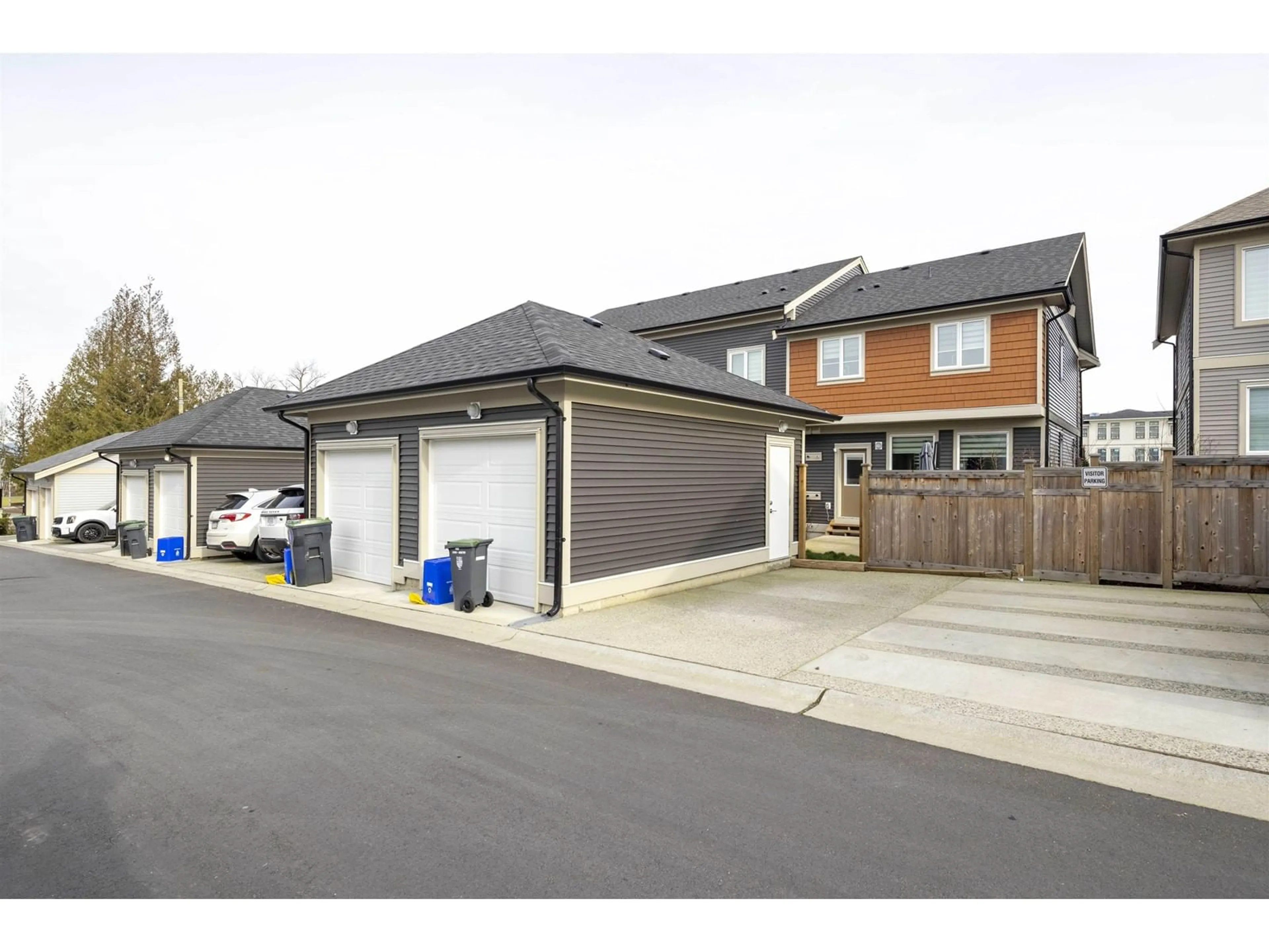 Unknown for 7781 206, Langley British Columbia V2Y1X3