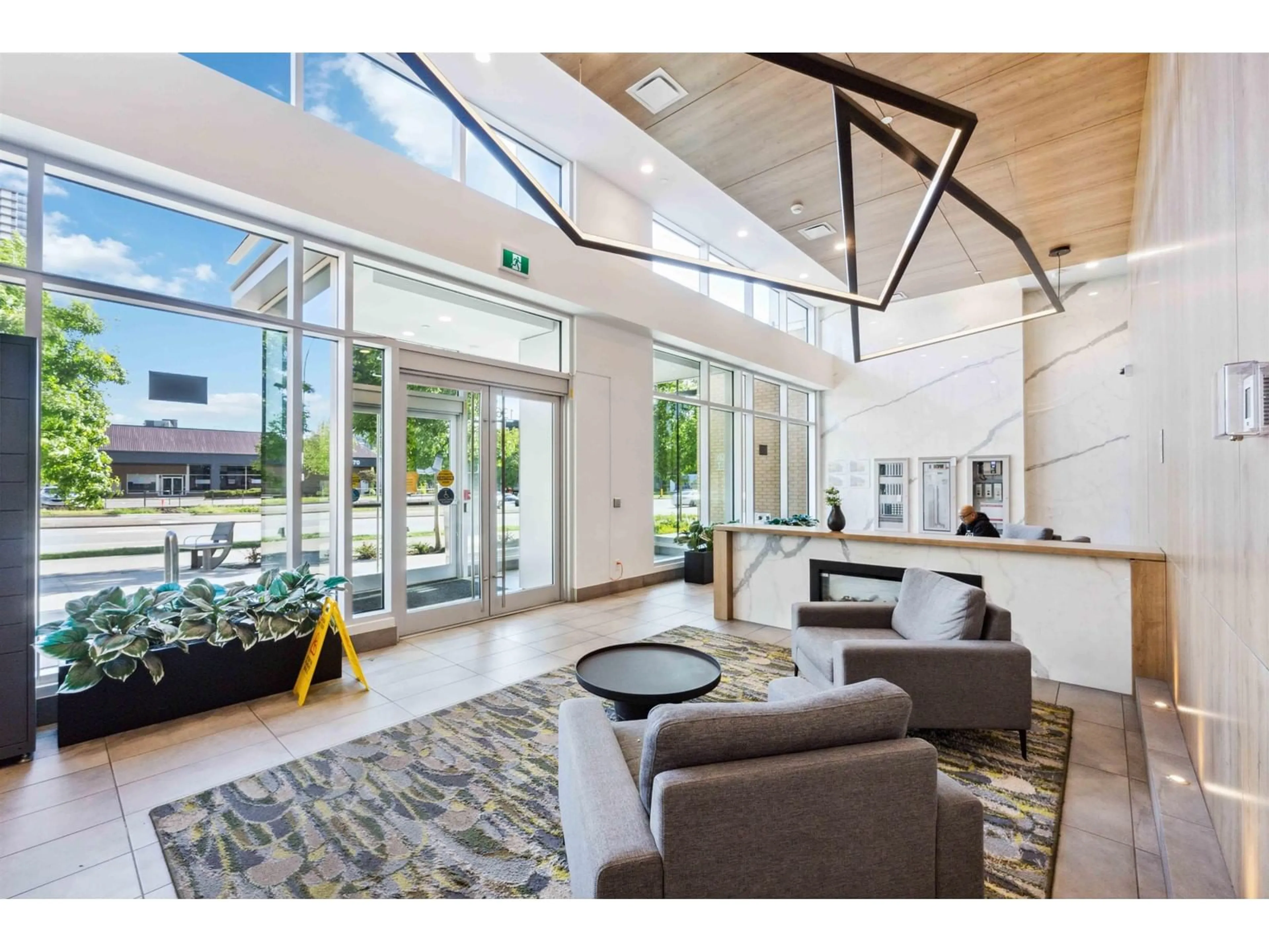 Lobby for 2703 - 13615 FRASER, Surrey British Columbia V3T0P7