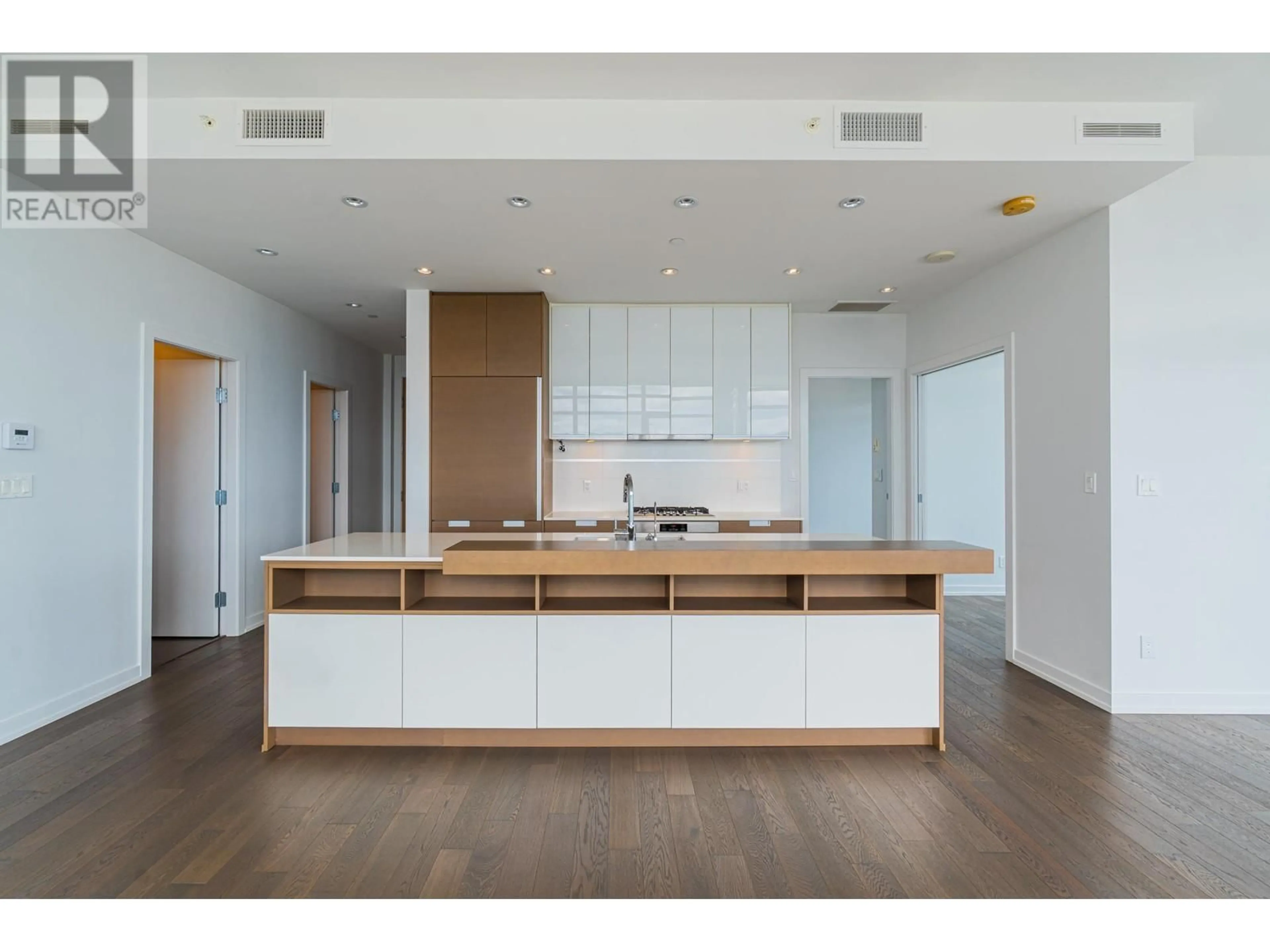 Open concept kitchen, wood/laminate floor for 3802 - 4688 KINGSWAY, Burnaby British Columbia V5H0E9