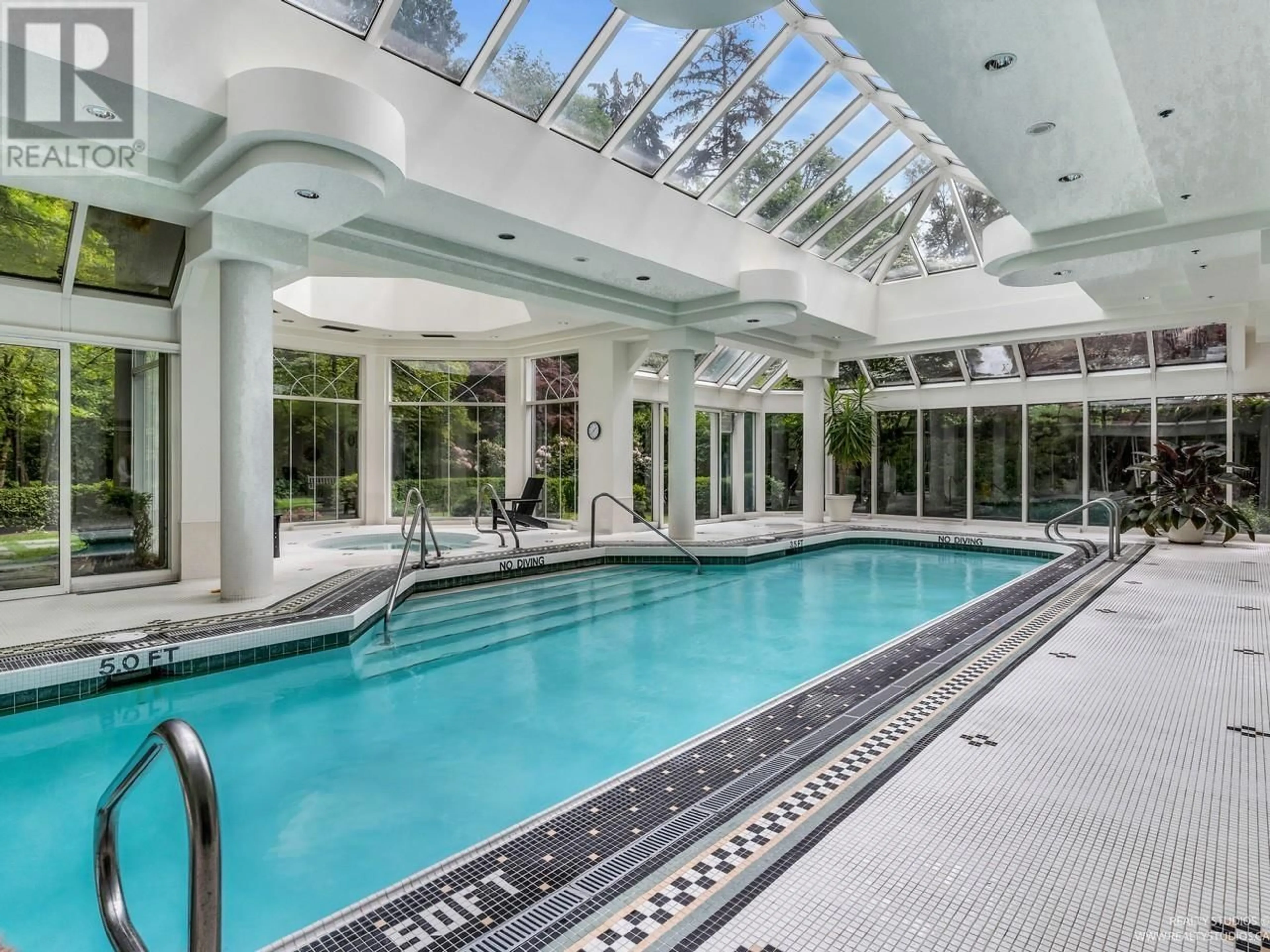 Pool for 1211 - 1327 KEITH ROAD, North Vancouver British Columbia V7J3T5