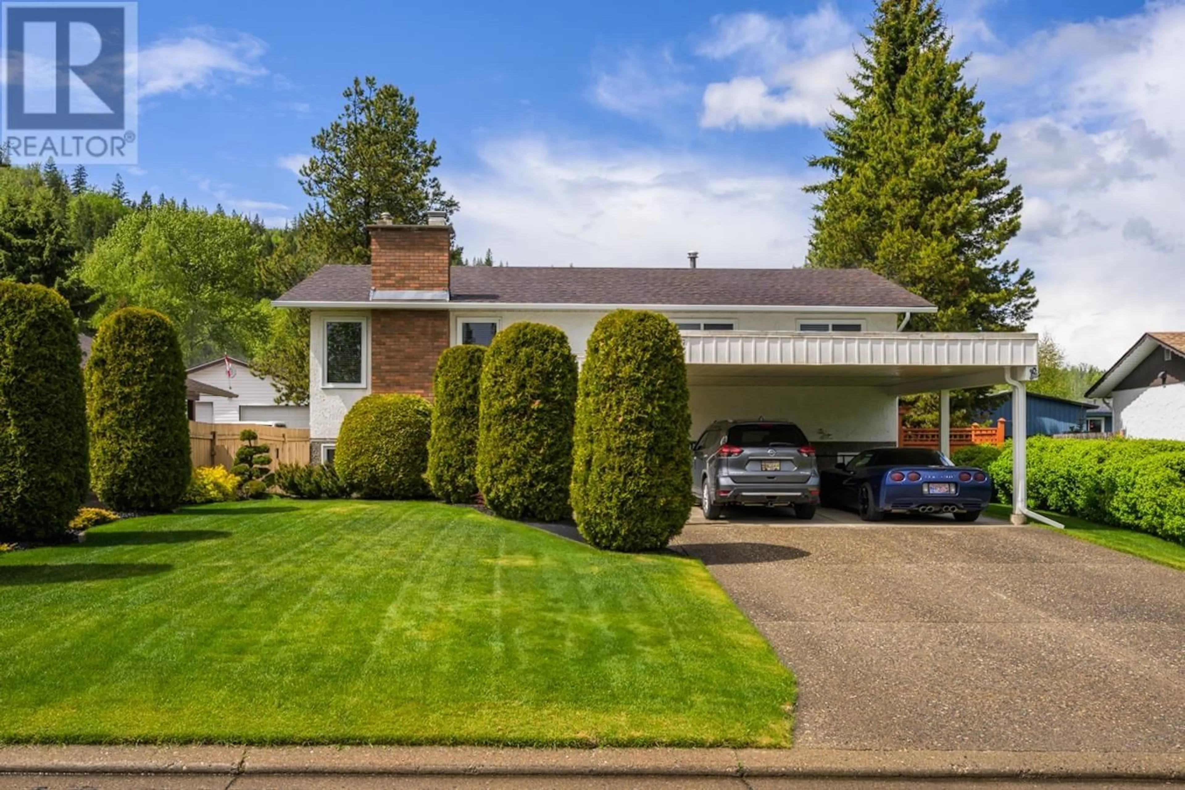 Home with vinyl exterior material, street for 4174 JACKSON CRESCENT, Prince George British Columbia V2N3C5