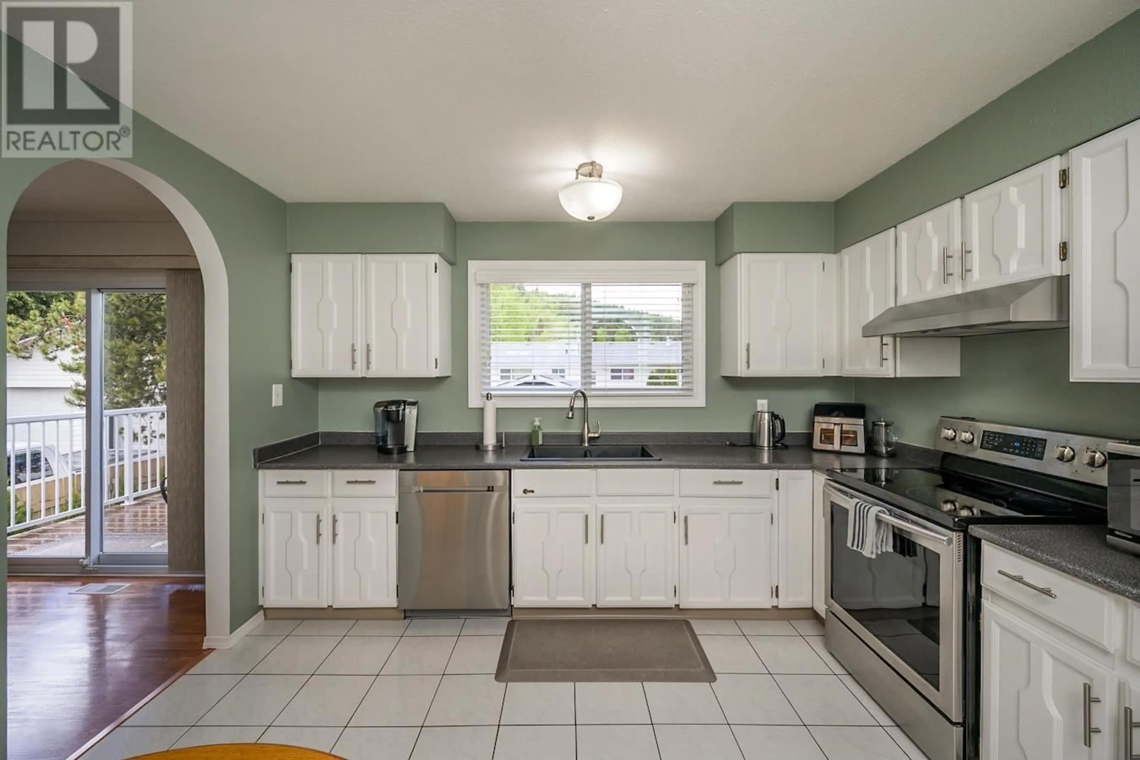Standard kitchen, ceramic/tile floor for 4174 JACKSON CRESCENT, Prince George British Columbia V2N3C5