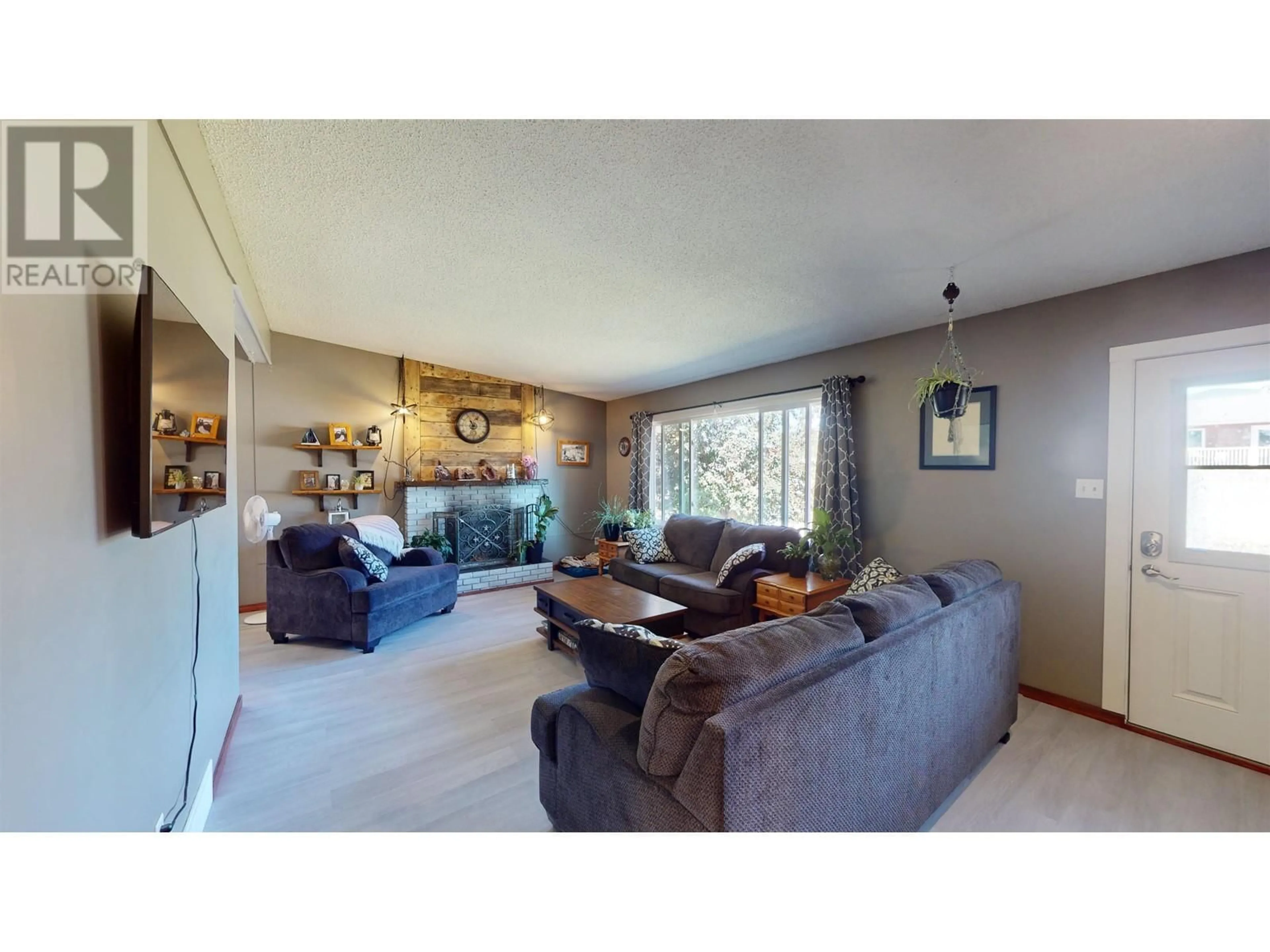 Living room with furniture, unknown for 3260 COOPER ROAD, Houston British Columbia V0J1Z0