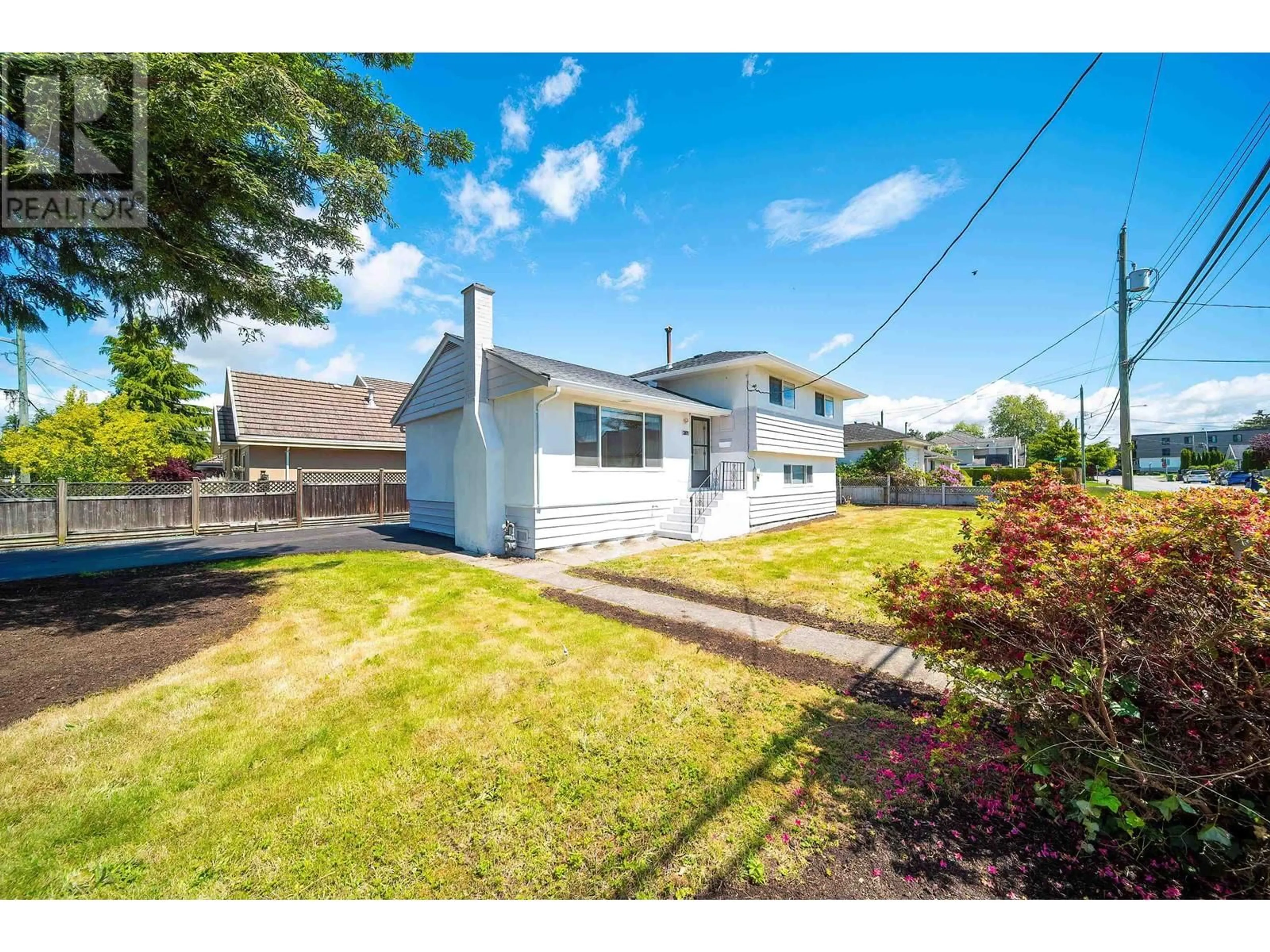 A pic from outside/outdoor area/front of a property/back of a property/a pic from drone, street for 3871 YOUNGMORE ROAD, Richmond British Columbia V7C1R5