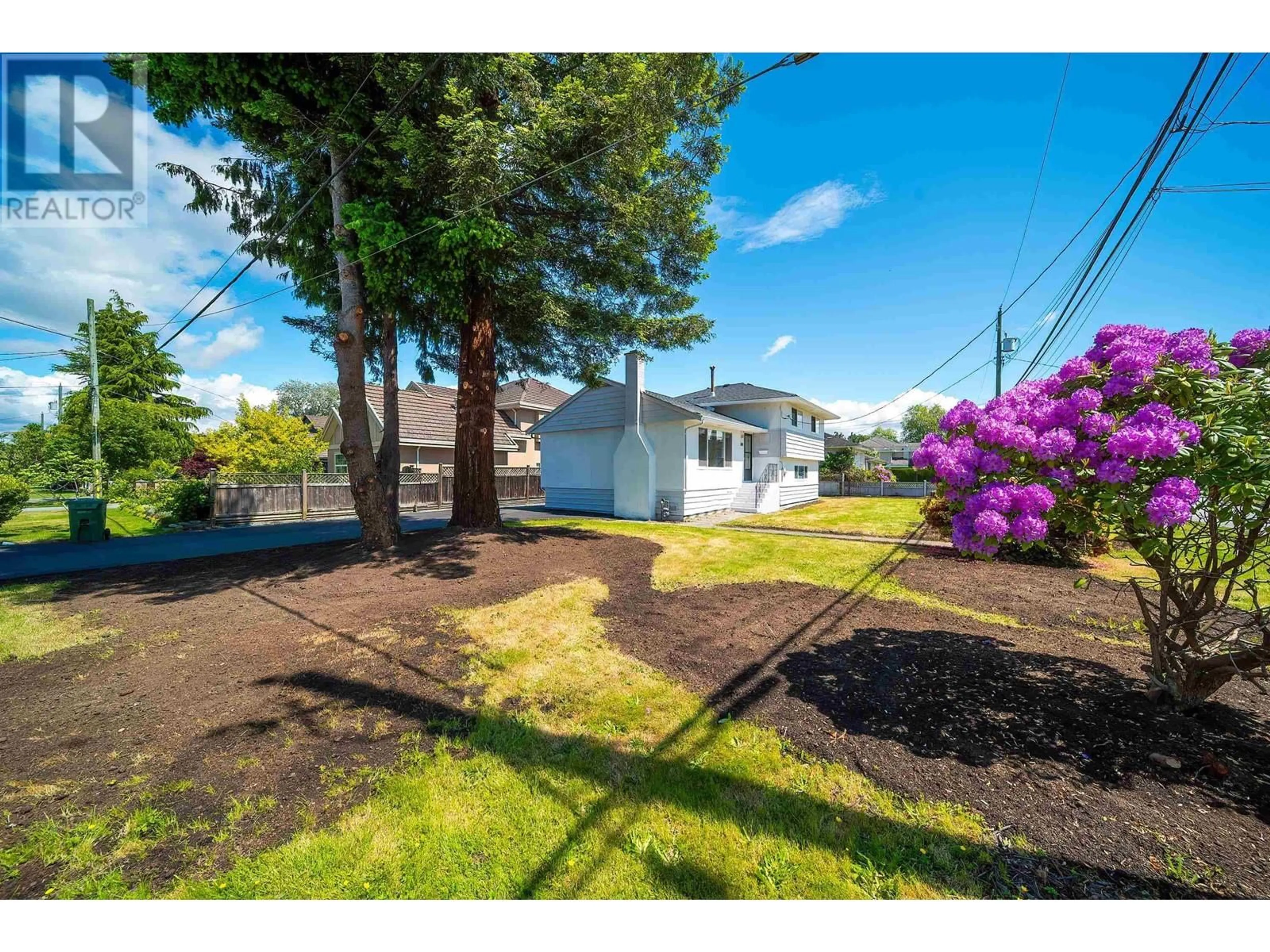 A pic from outside/outdoor area/front of a property/back of a property/a pic from drone, street for 3871 YOUNGMORE ROAD, Richmond British Columbia V7C1R5
