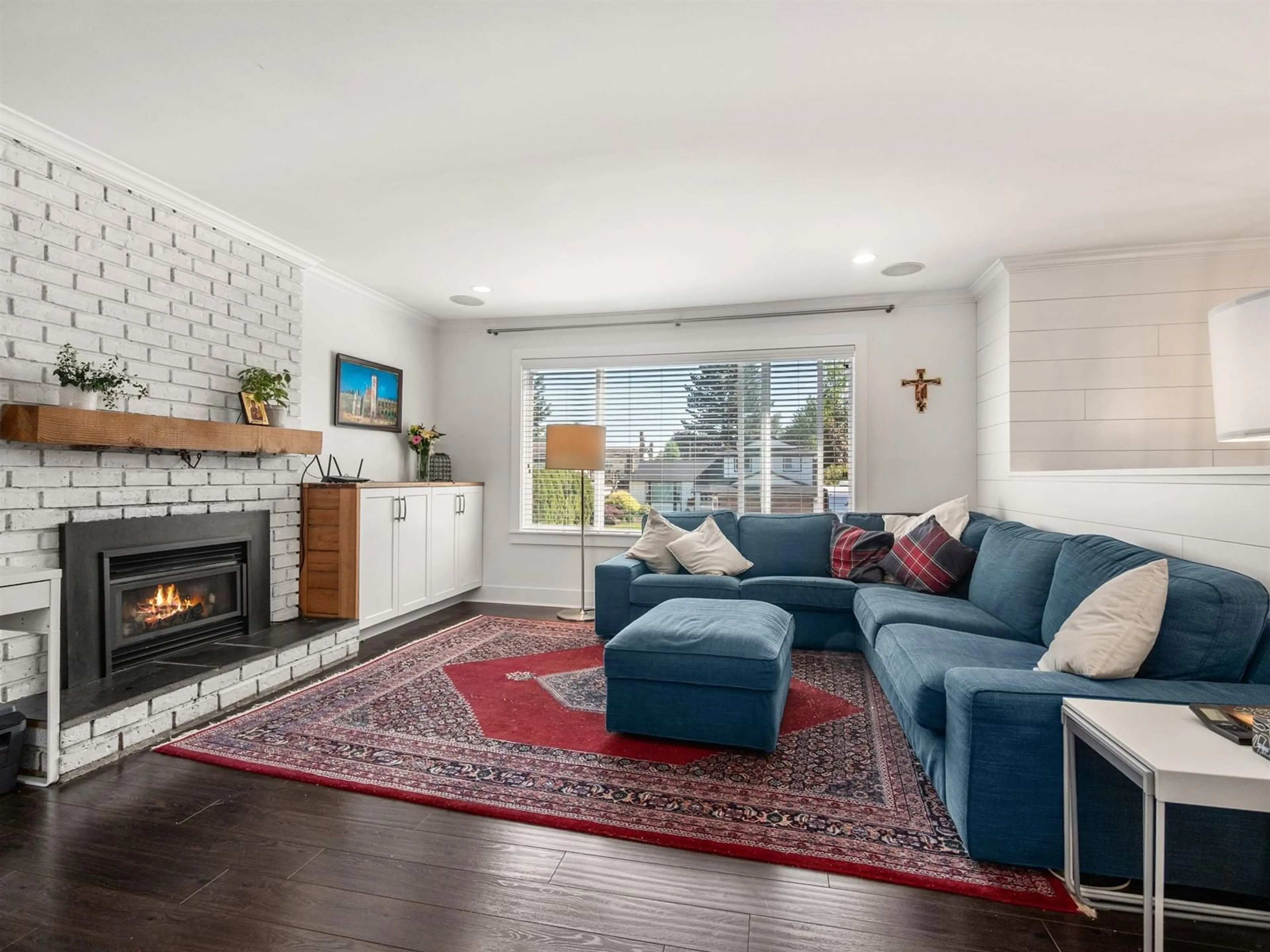 Living room with furniture, unknown for 27101 34A, Langley British Columbia V4W3H3