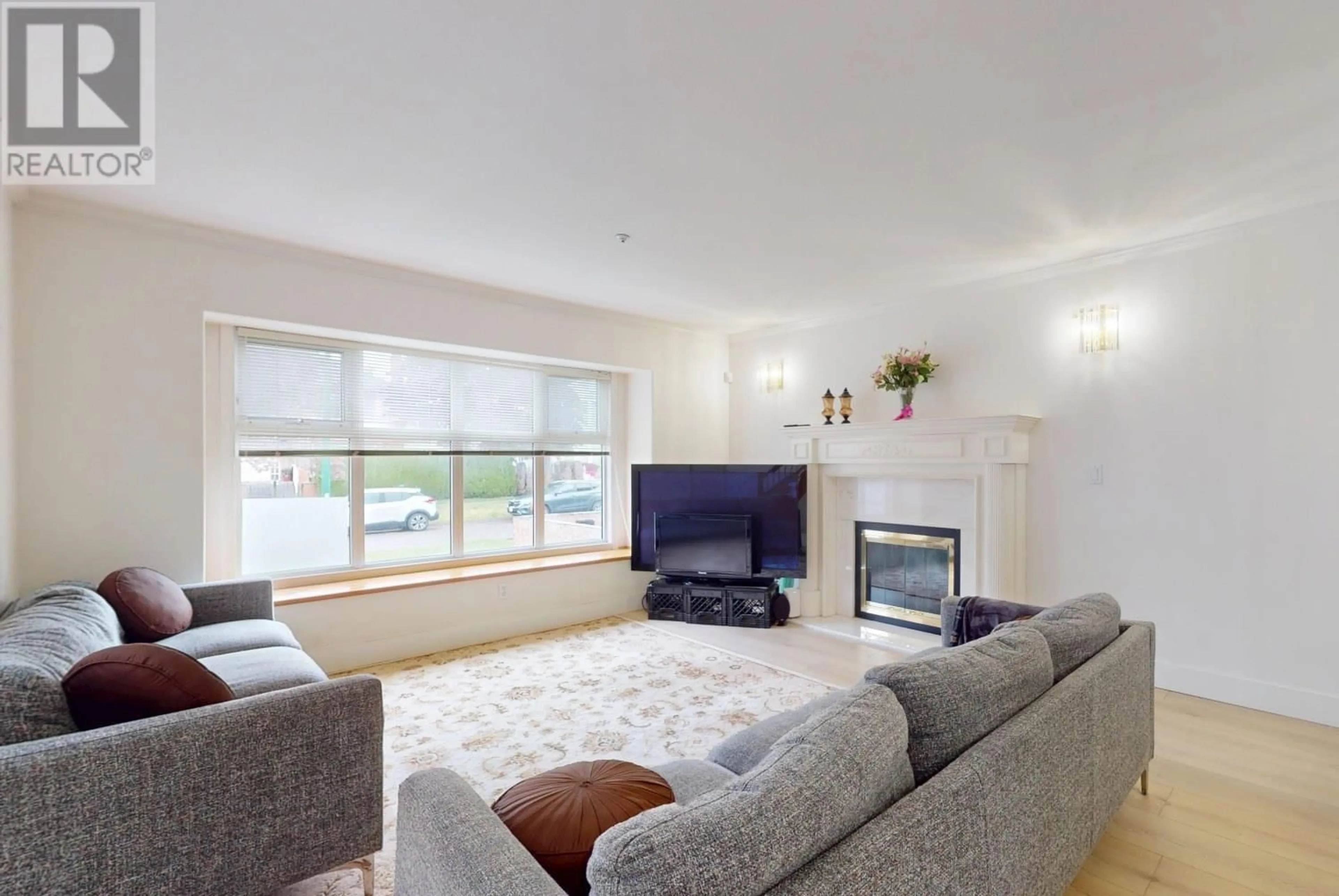 Living room with furniture, unknown for 2066 44TH AVENUE, Vancouver British Columbia V6M2E9
