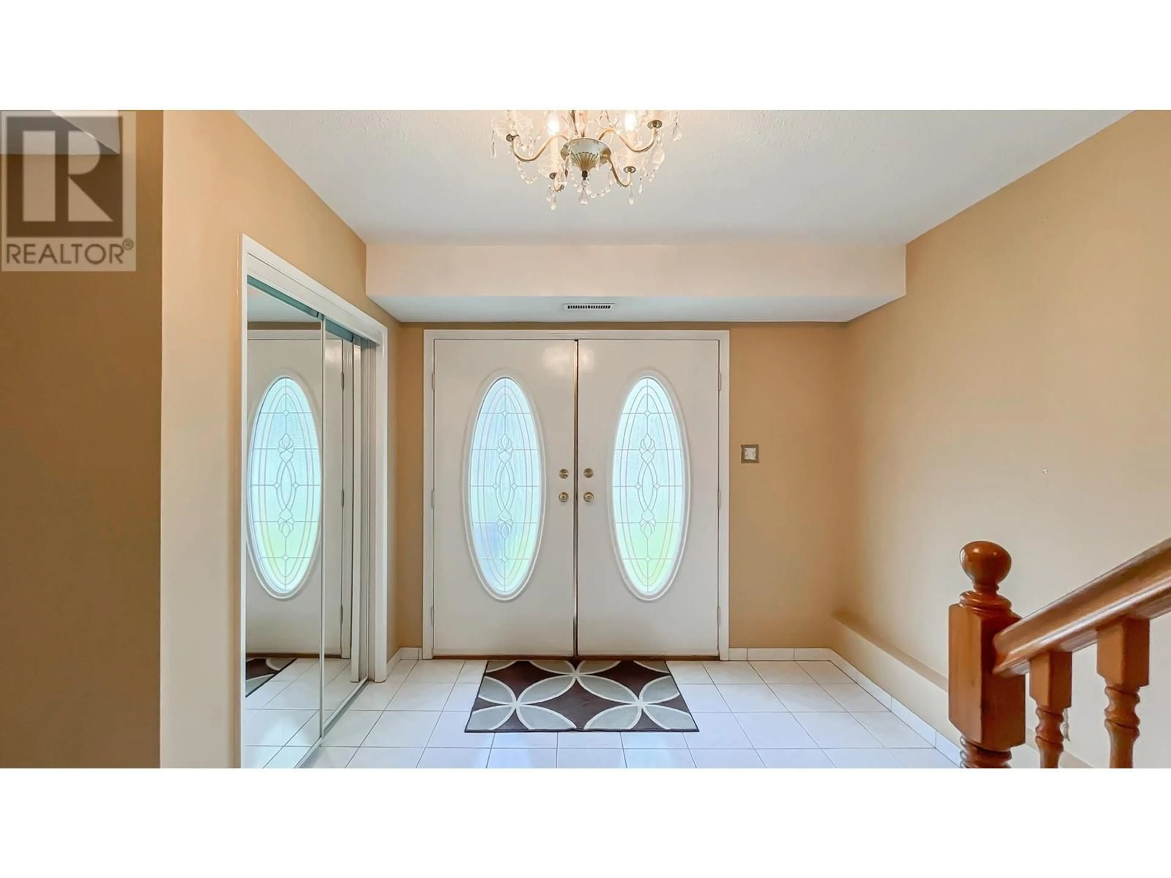 Indoor entryway for 4266 BOUNDARY ROAD, Burnaby British Columbia V5R2M9