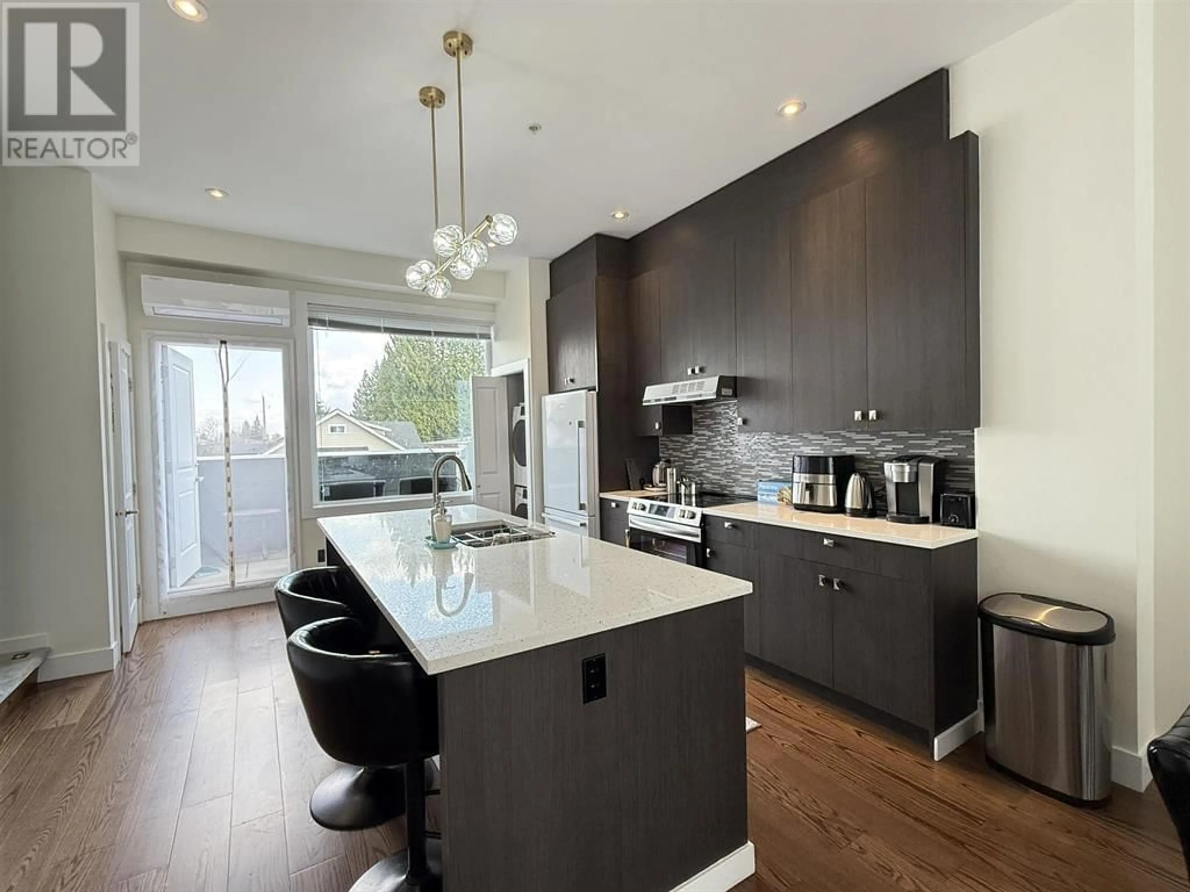 Contemporary kitchen, unknown for G - 6688 DUFFERIN AVENUE, Burnaby British Columbia V5H3T3