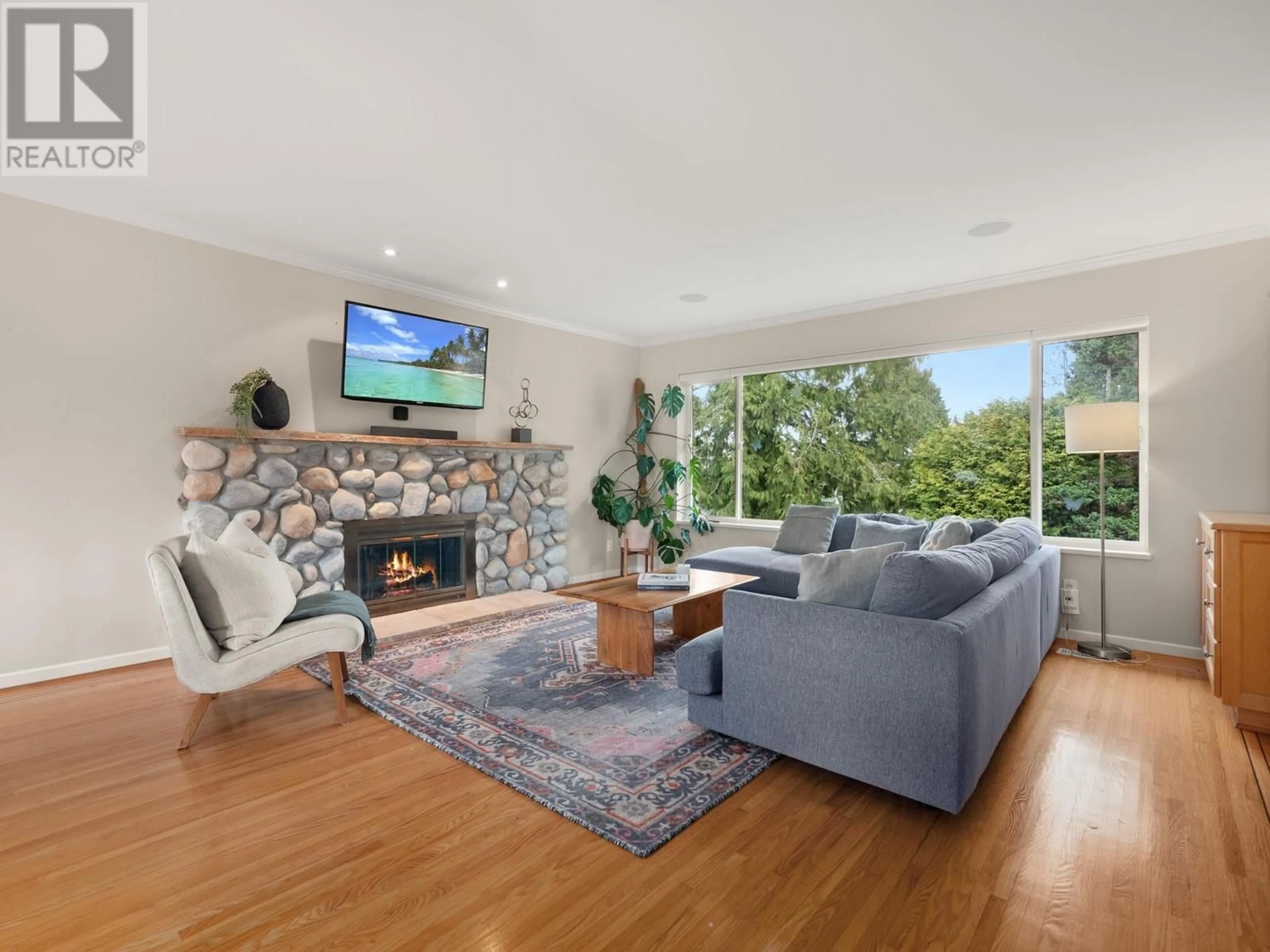Living room with furniture, unknown for 5180 WINSKILL DRIVE, Delta British Columbia V4M2C8