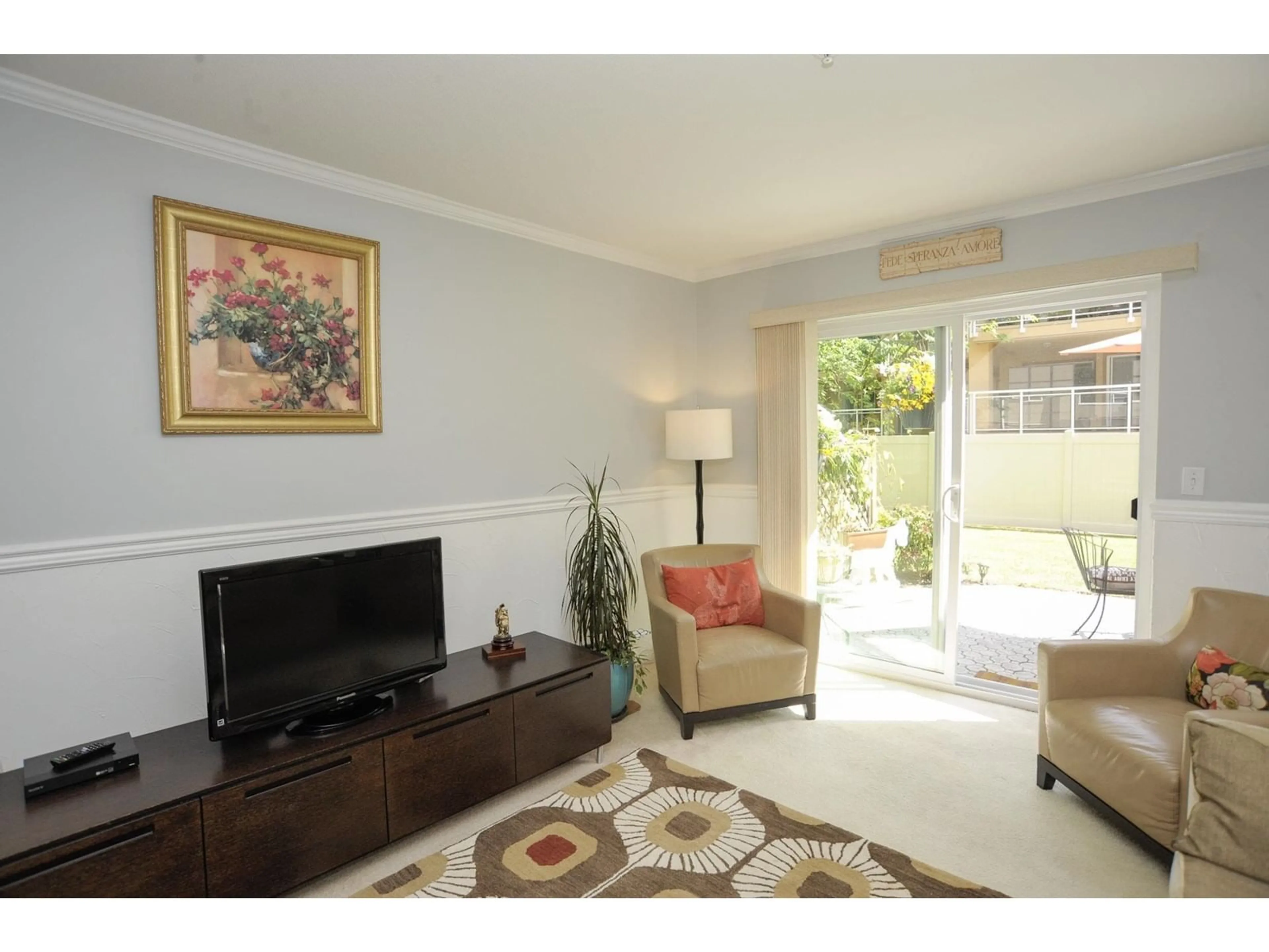 Living room with furniture, unknown for 118 - 2239 152, Surrey British Columbia V4A4P1