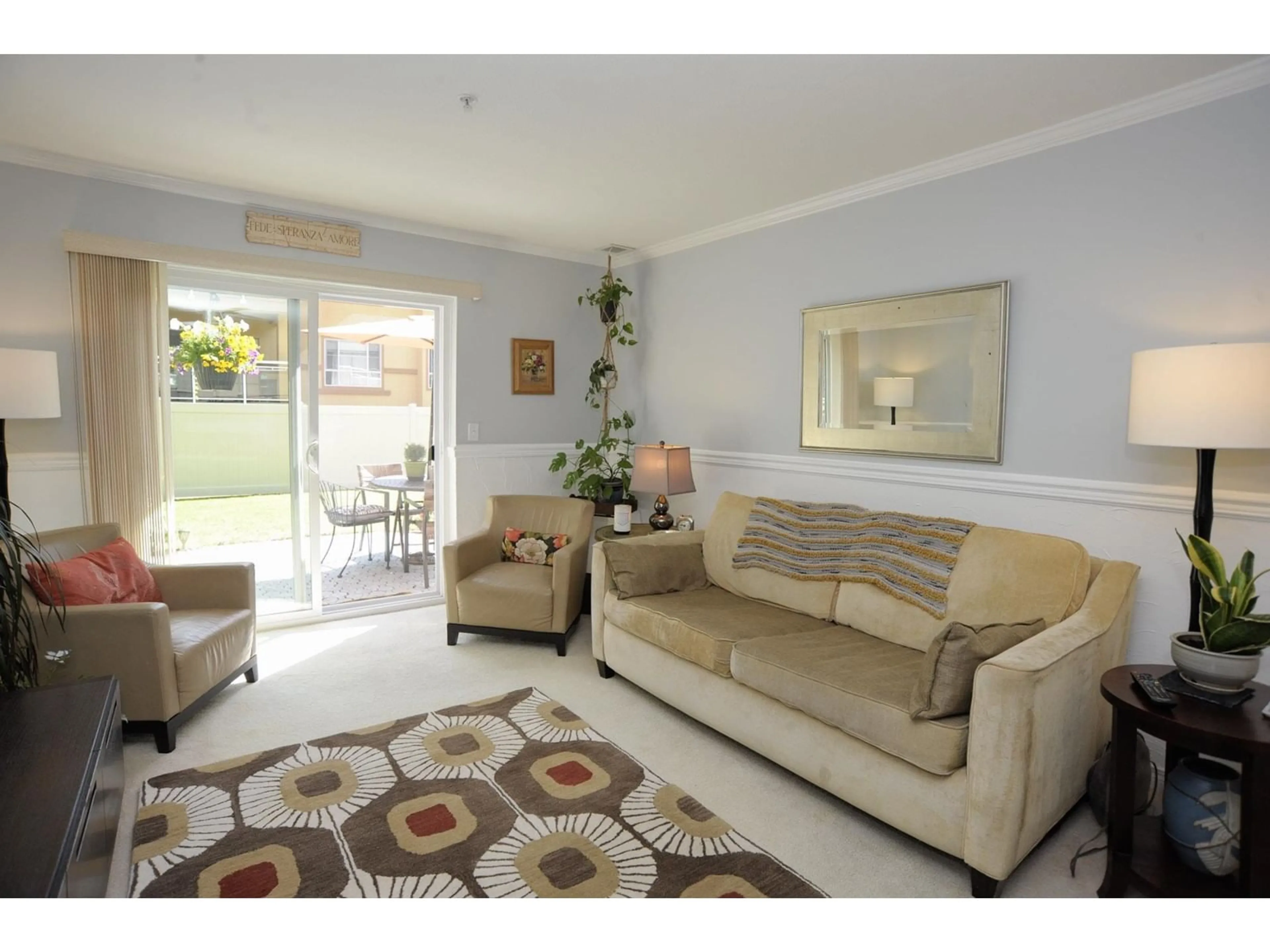 Living room with furniture, unknown for 118 - 2239 152, Surrey British Columbia V4A4P1