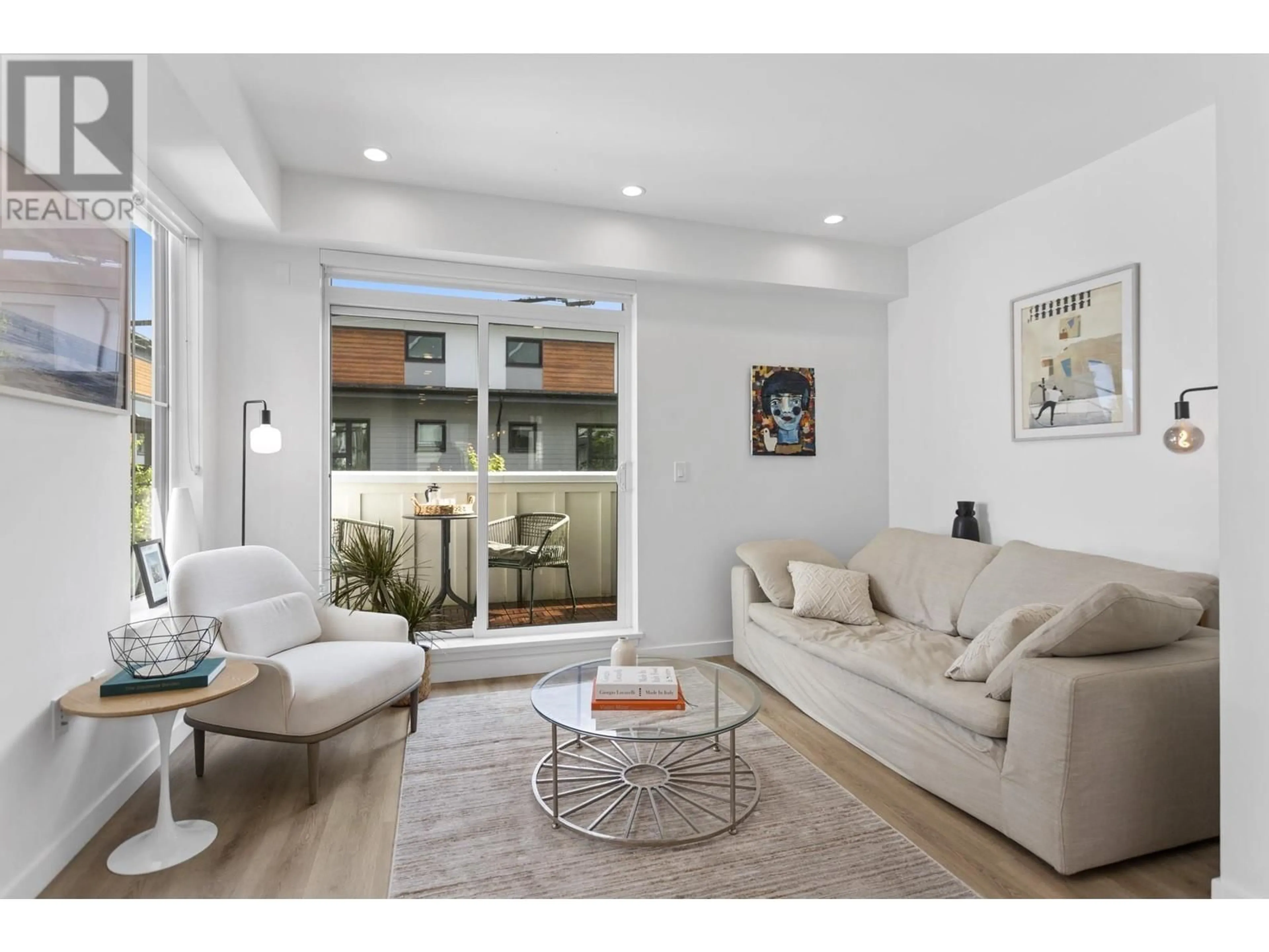 Living room with furniture, unknown for 21 - 237 RIDGEWAY AVENUE, North Vancouver British Columbia V7L0H6