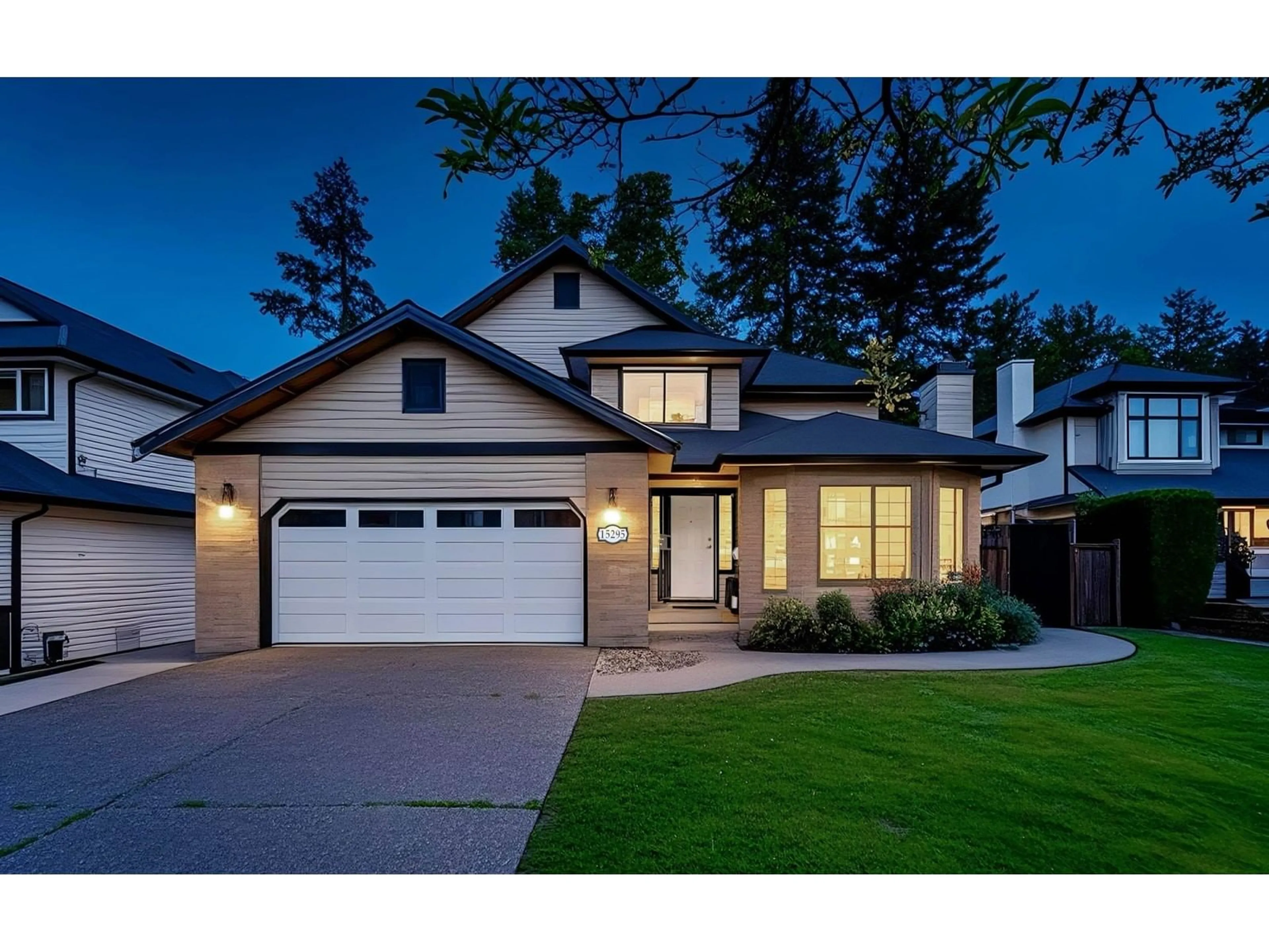Home with vinyl exterior material, street for 15295 111A, Surrey British Columbia V3R0G4