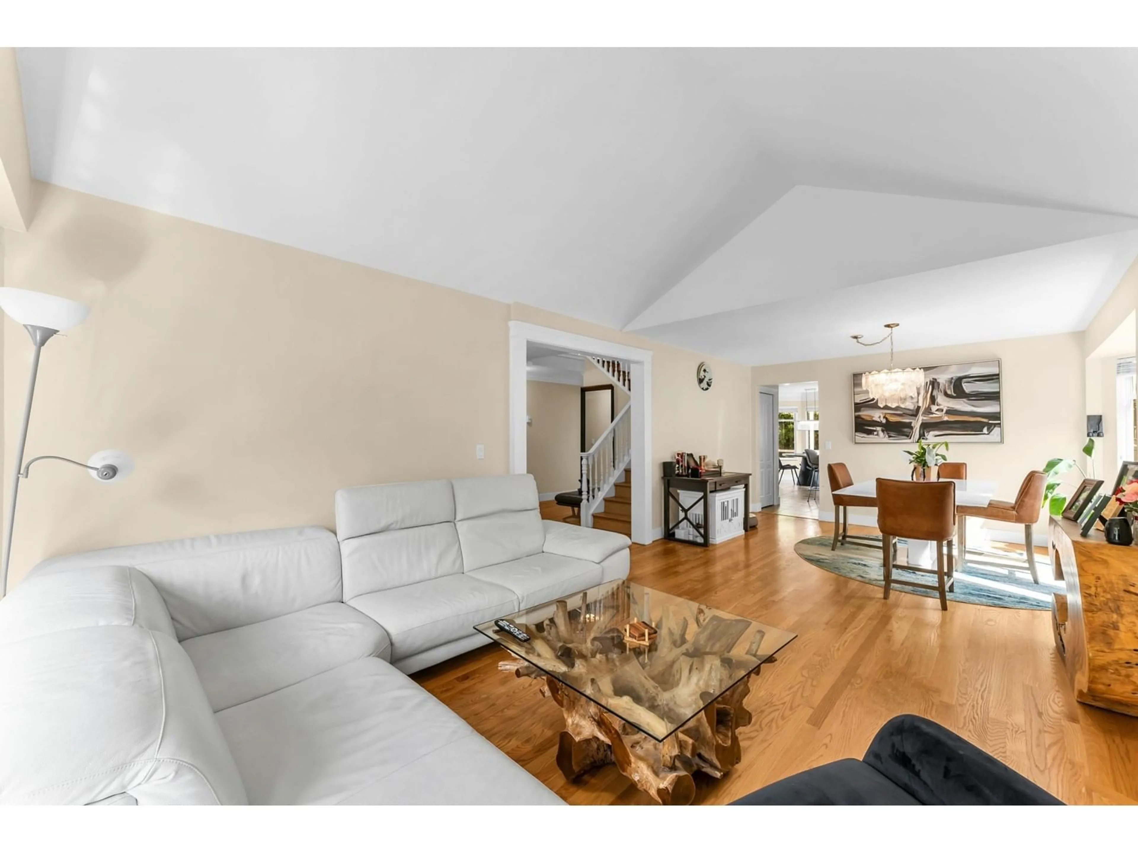 Living room with furniture, unknown for 15295 111A, Surrey British Columbia V3R0G4