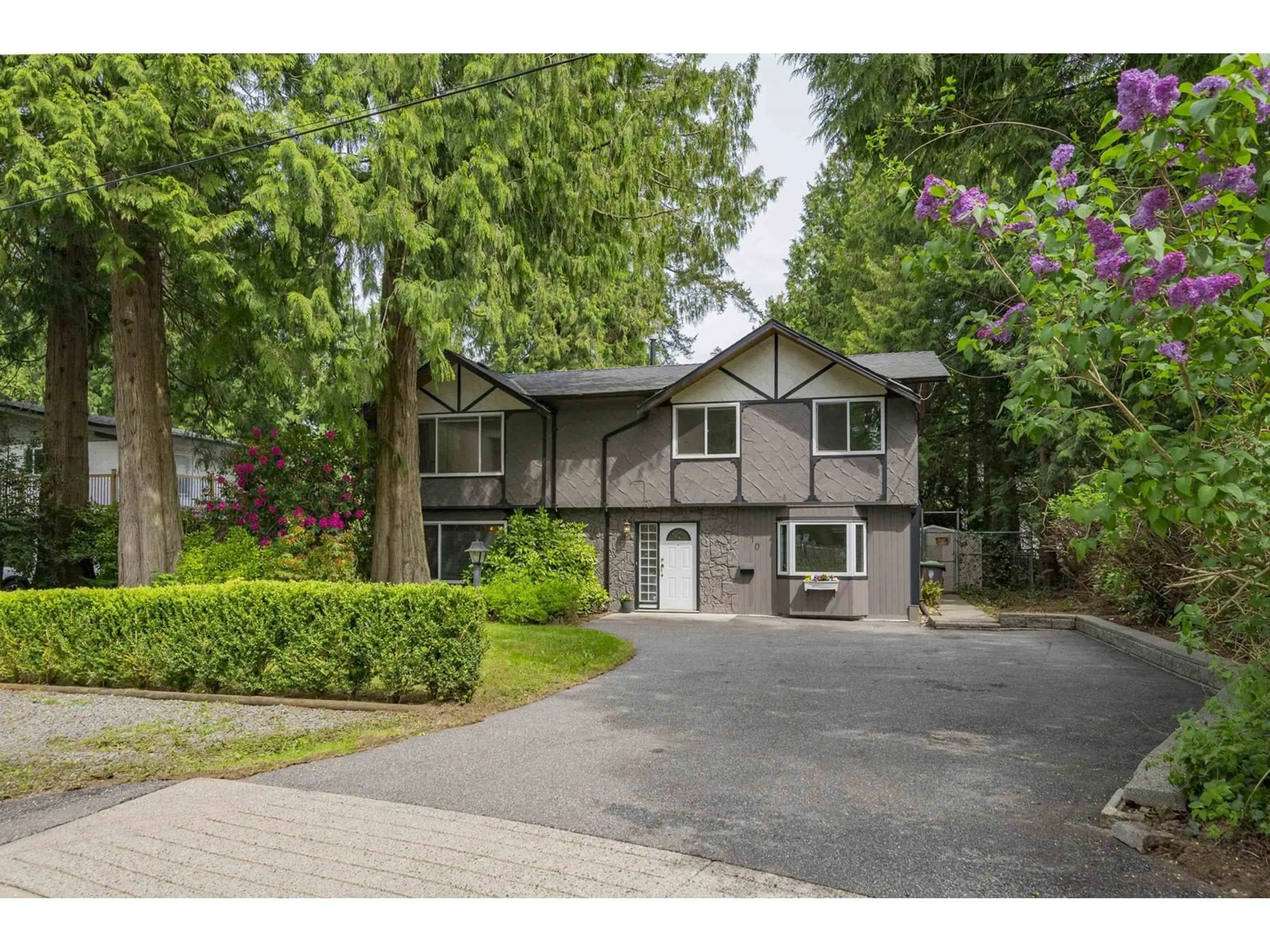 Unknown for 3810 205B, Langley British Columbia V3A2A9