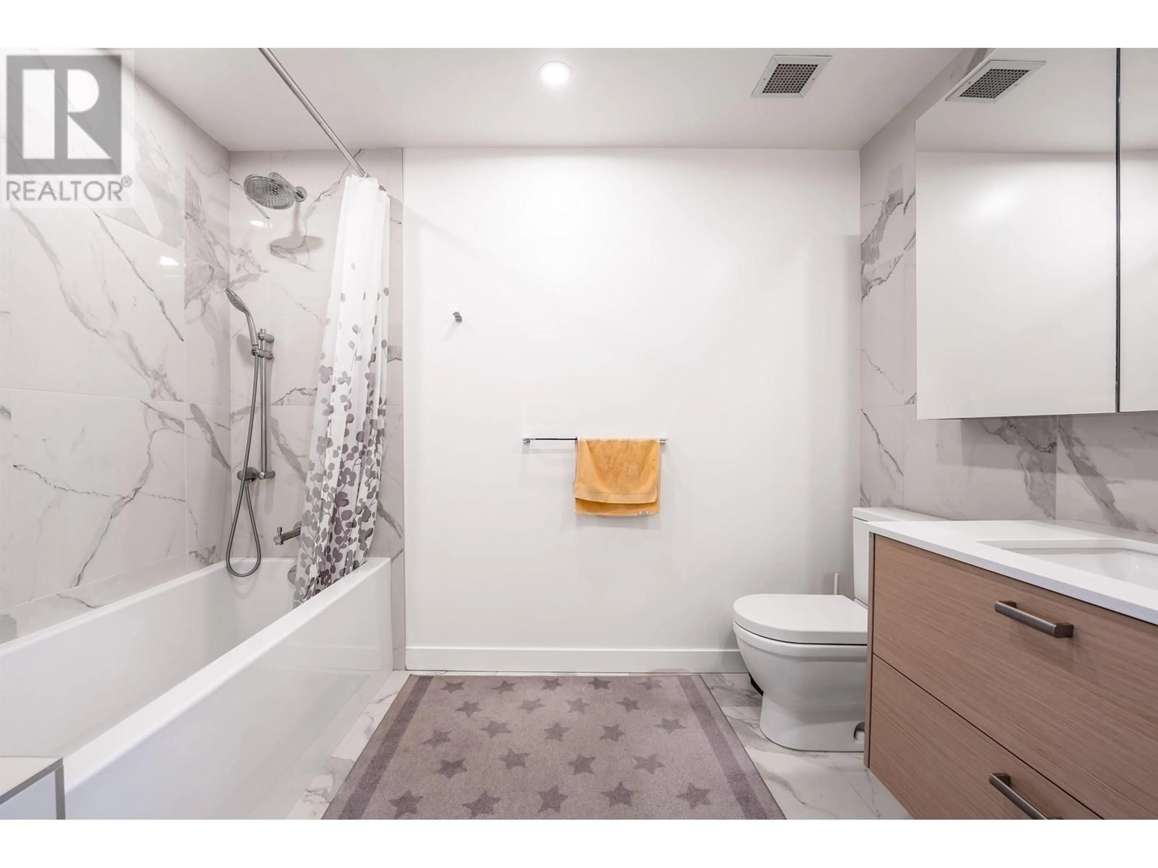 Standard bathroom, ceramic/tile floor for 2001 - 200 KLAHANIE COURT, West Vancouver British Columbia V7P0E4