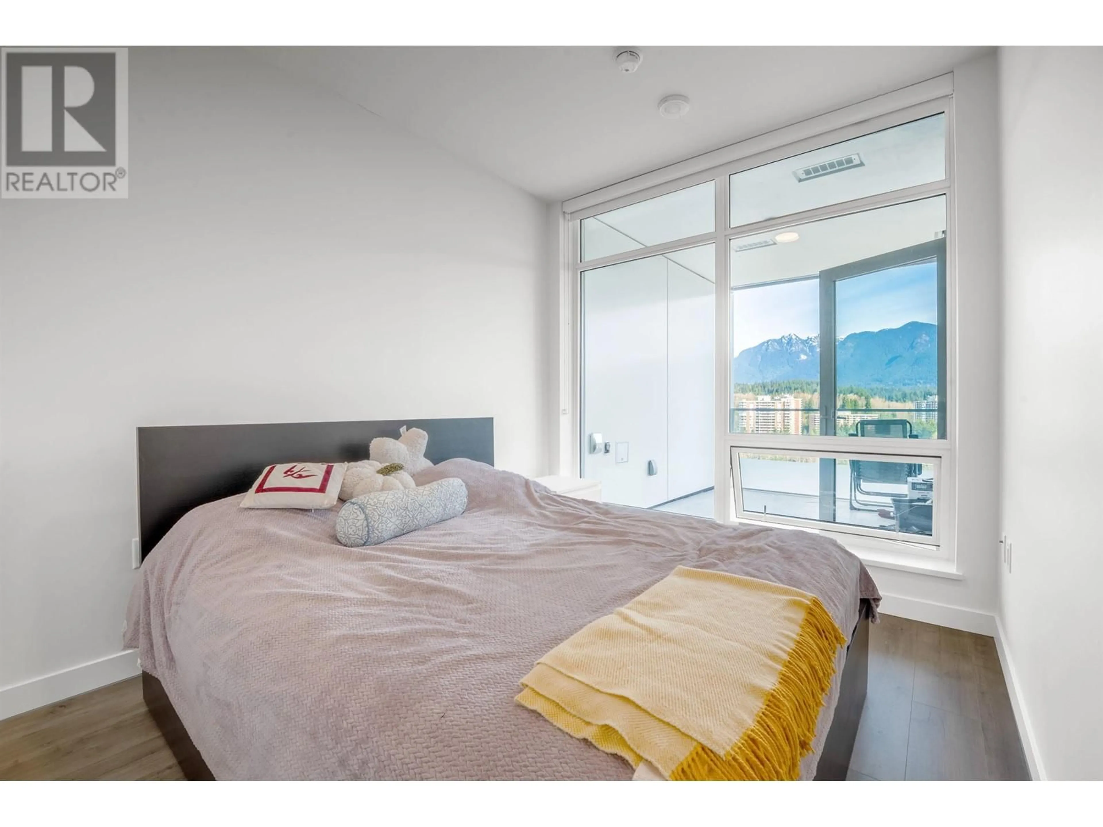 Bedroom with bed, unknown for 2001 - 200 KLAHANIE COURT, West Vancouver British Columbia V7P0E4