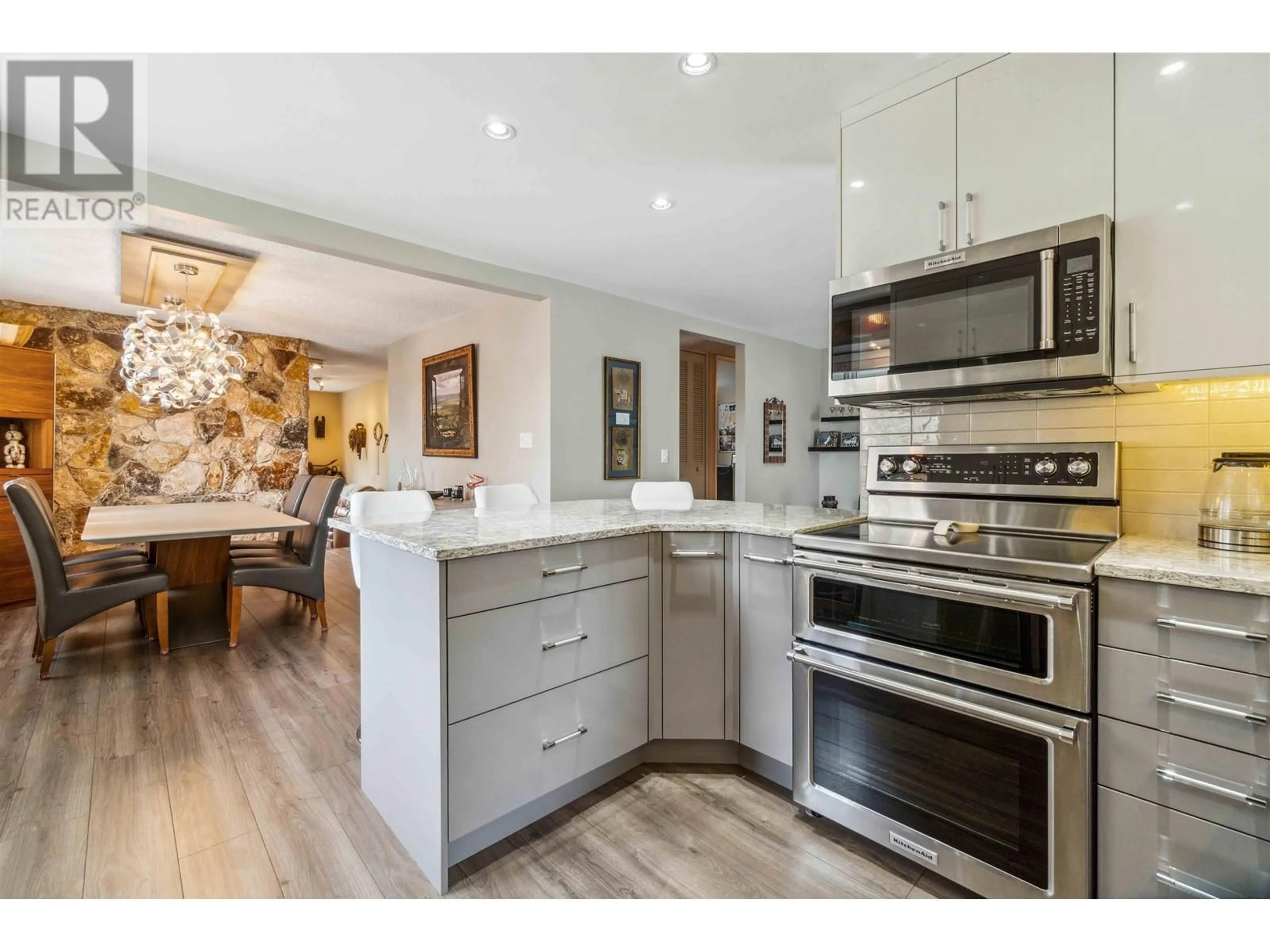 Open concept kitchen, wood/laminate floor for 2761 PILOT DRIVE, Coquitlam British Columbia V3C3T6