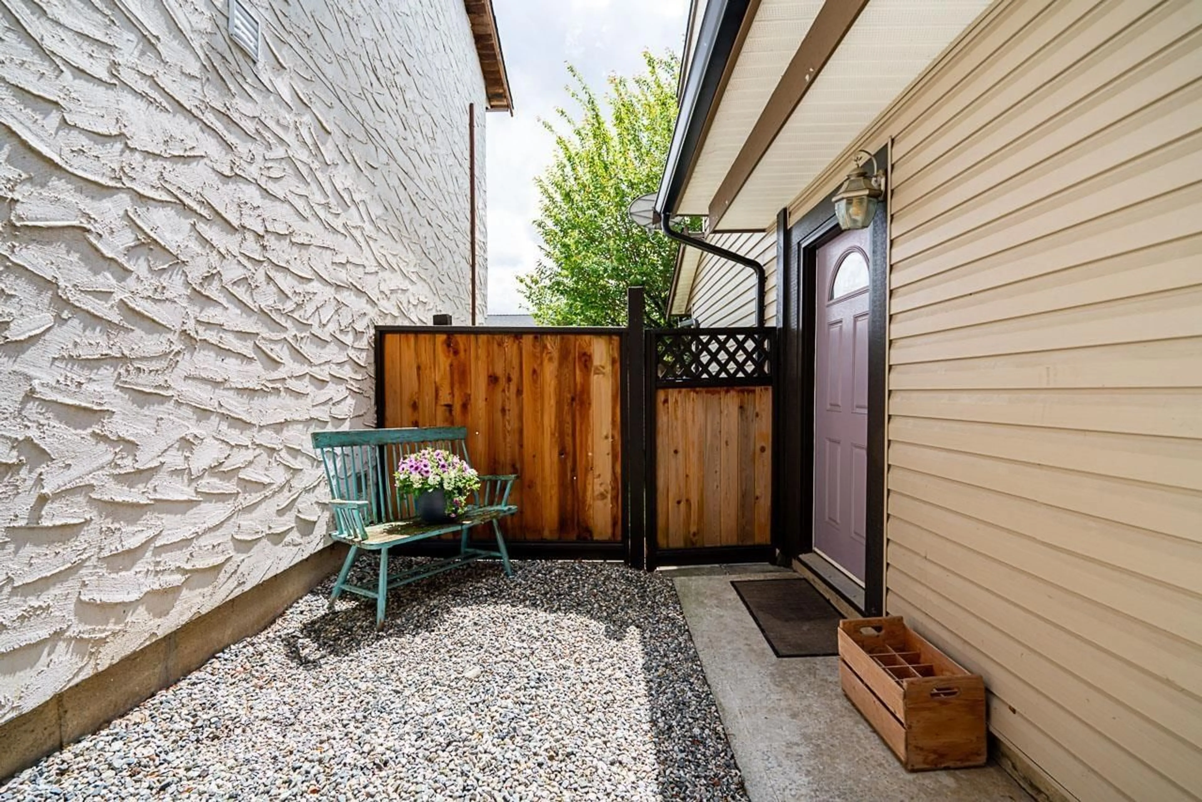 Patio, street for 124 SPRINGFIELD, Langley British Columbia V4W3K8