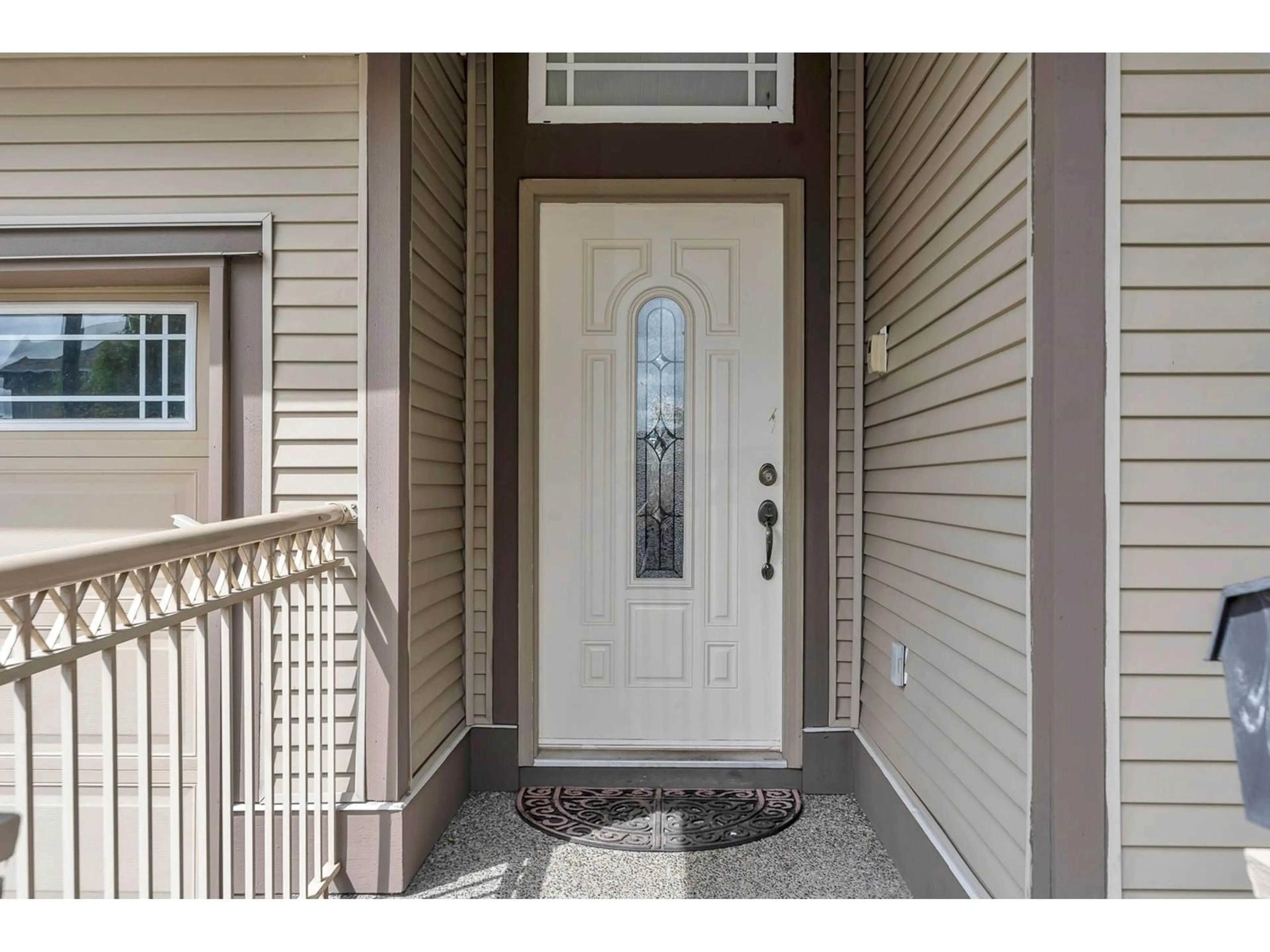 Indoor entryway for 6309 167B, Surrey British Columbia V3S1X3