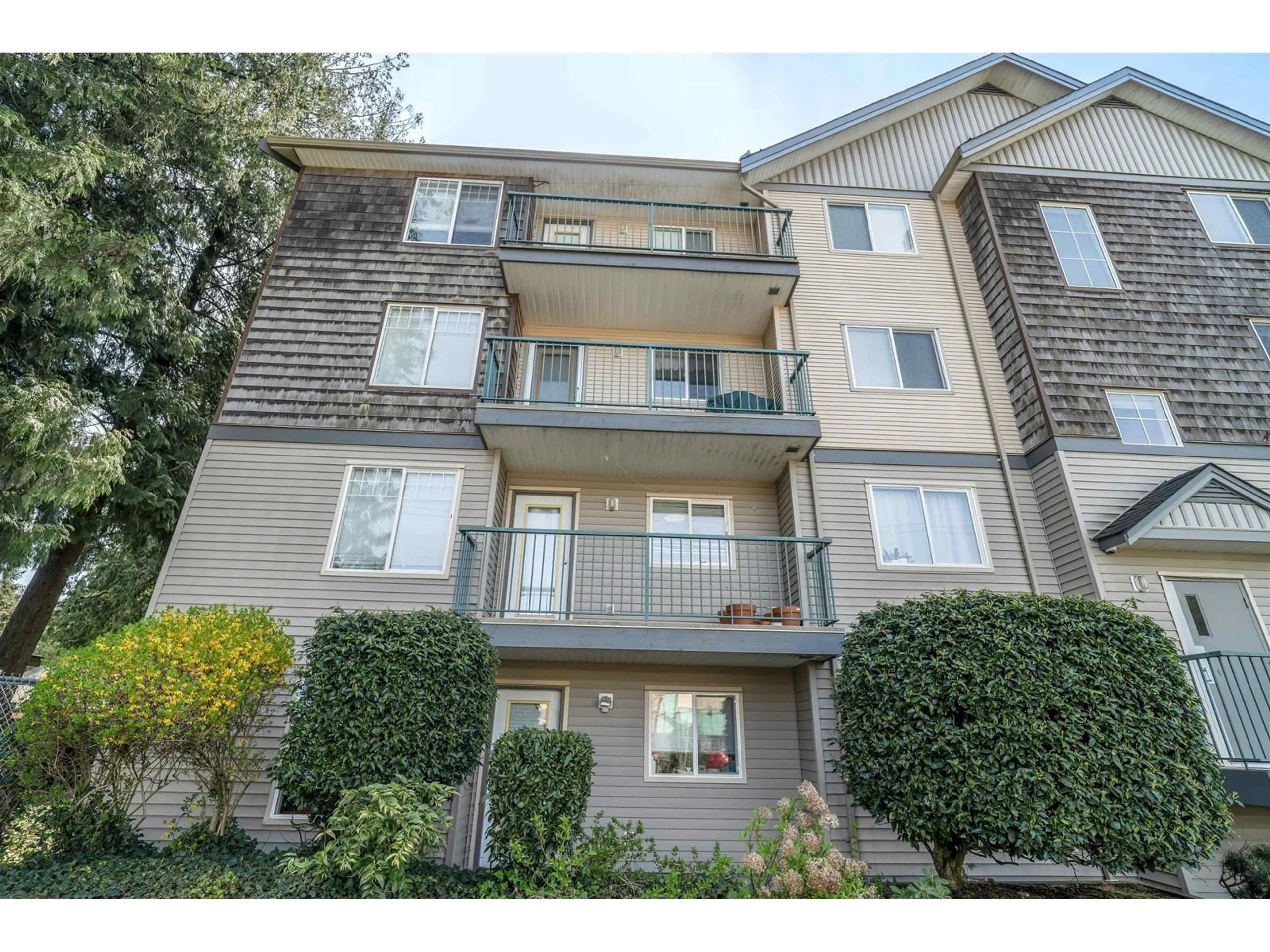 Patio, unknown for 204 - 2350 WESTERLY, Abbotsford British Columbia V2T5L1