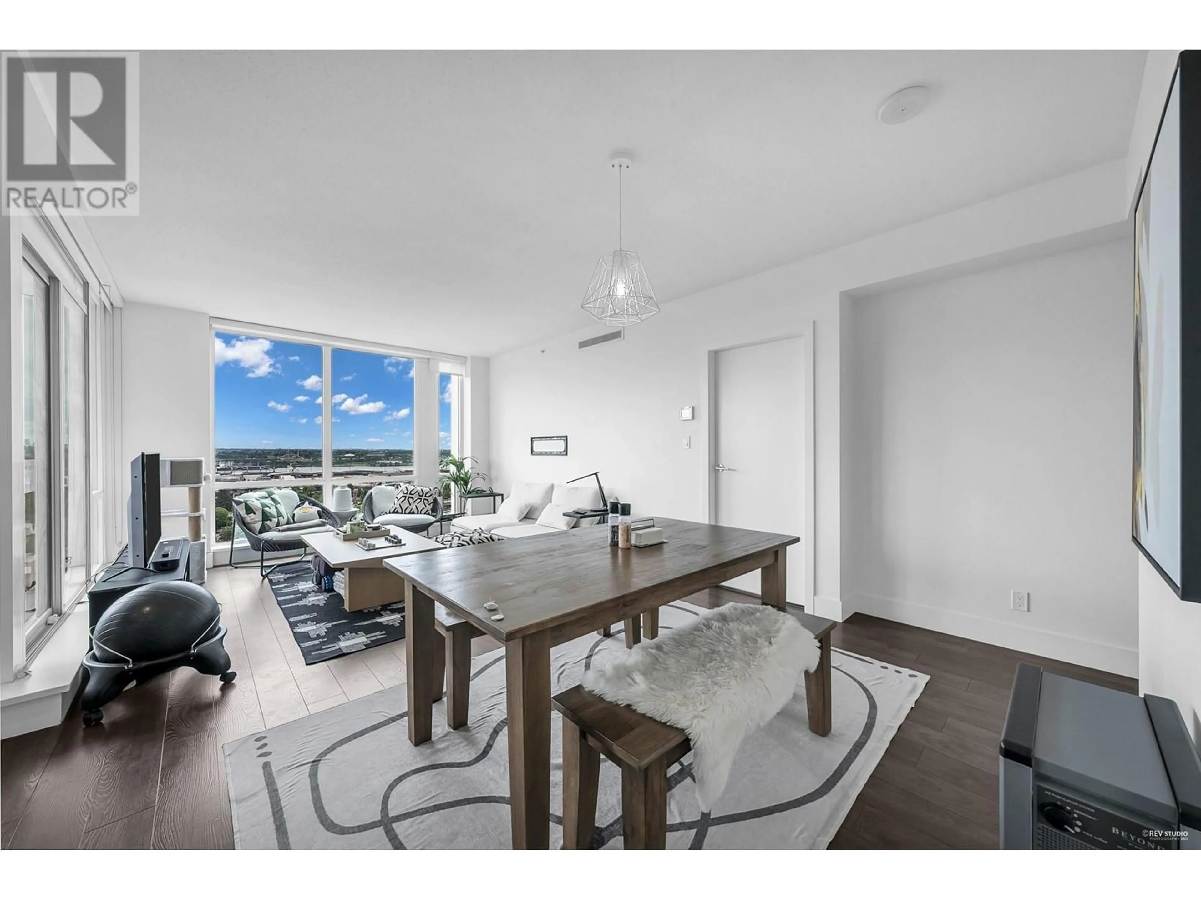 Unknown for 2104 - 1550 FERN STREET, North Vancouver British Columbia V7J0A9
