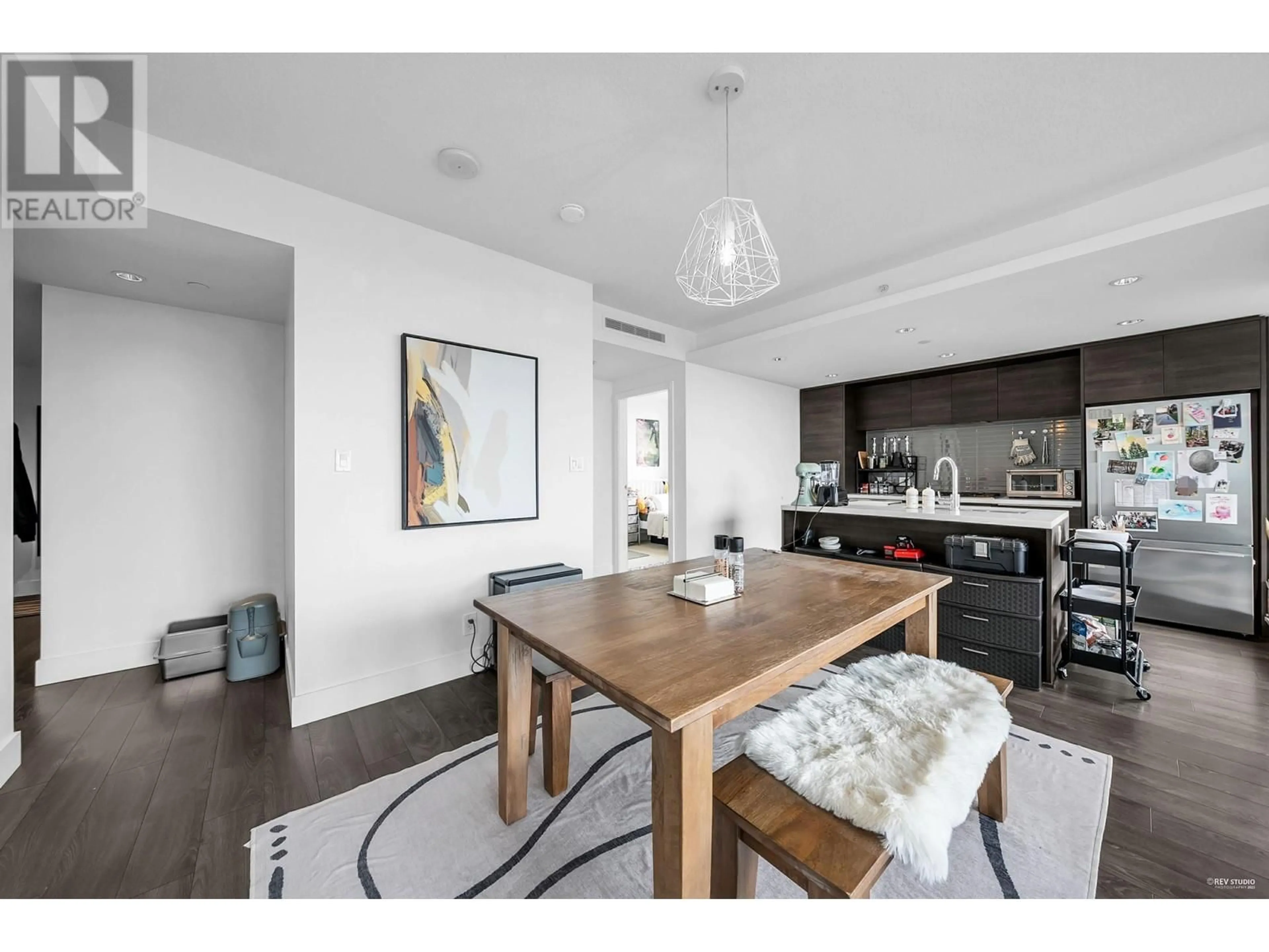 Open concept kitchen, unknown for 2104 - 1550 FERN STREET, North Vancouver British Columbia V7J0A9