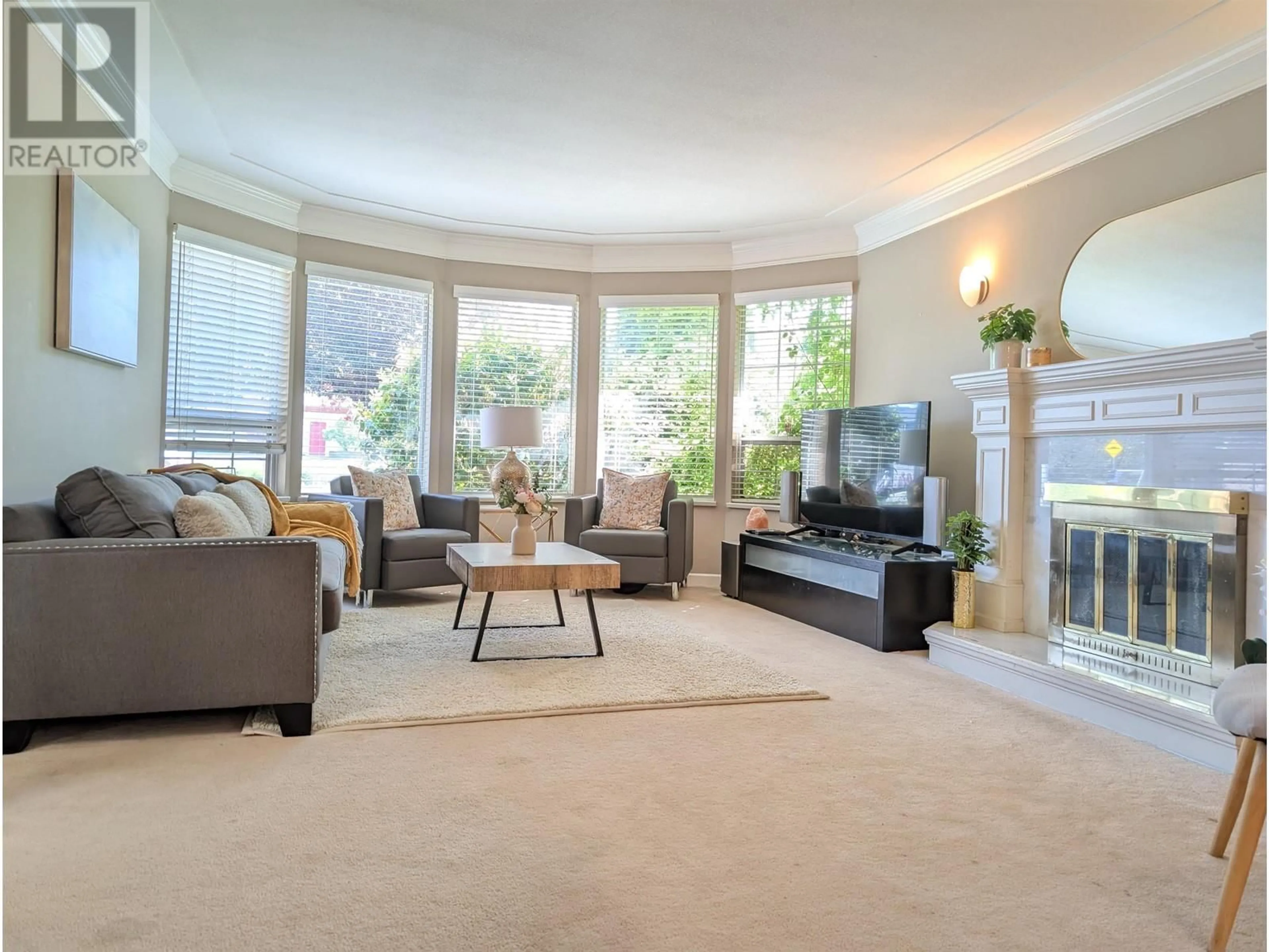Living room with furniture, carpet floor for 5171 BRUNSWICK DRIVE, Richmond British Columbia V7E6J2