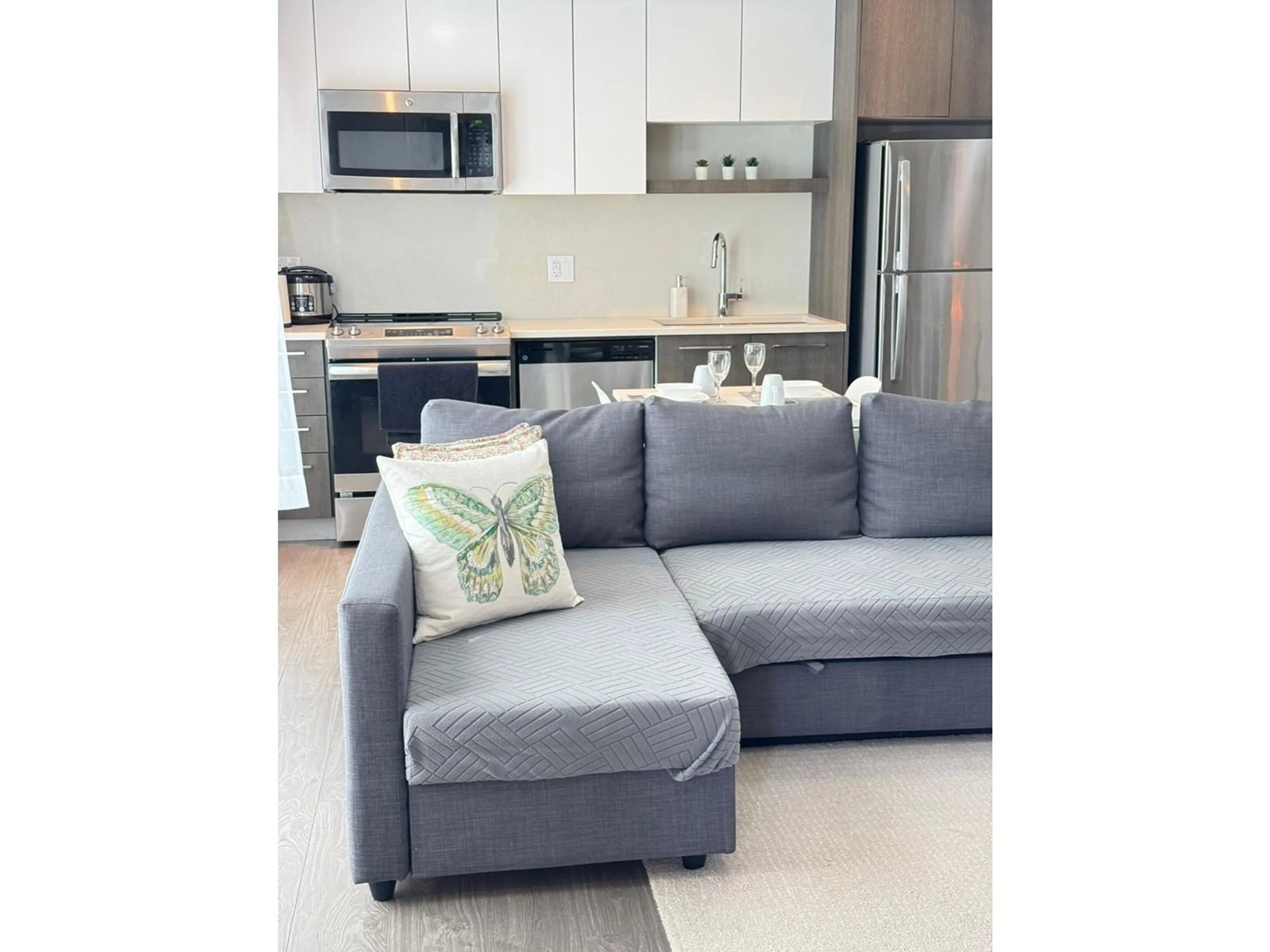 Open concept kitchen, unknown for 106 - 13768 108, Surrey British Columbia V3T0L9