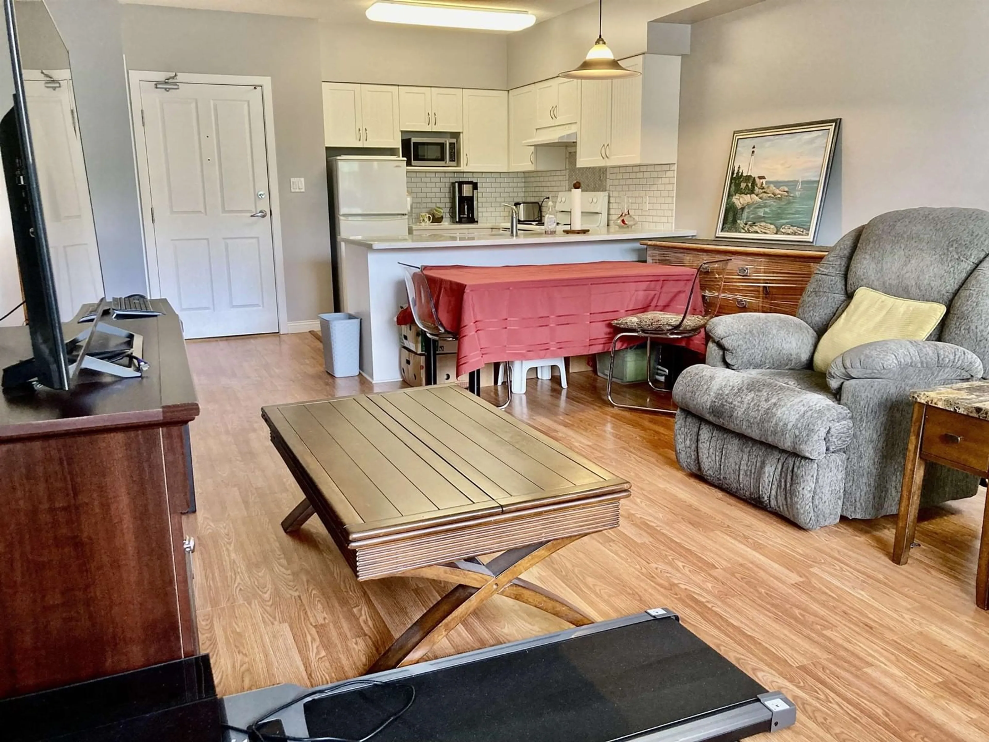 Living room with furniture, unknown for 209 - 16068 83, Surrey British Columbia V4N0N2