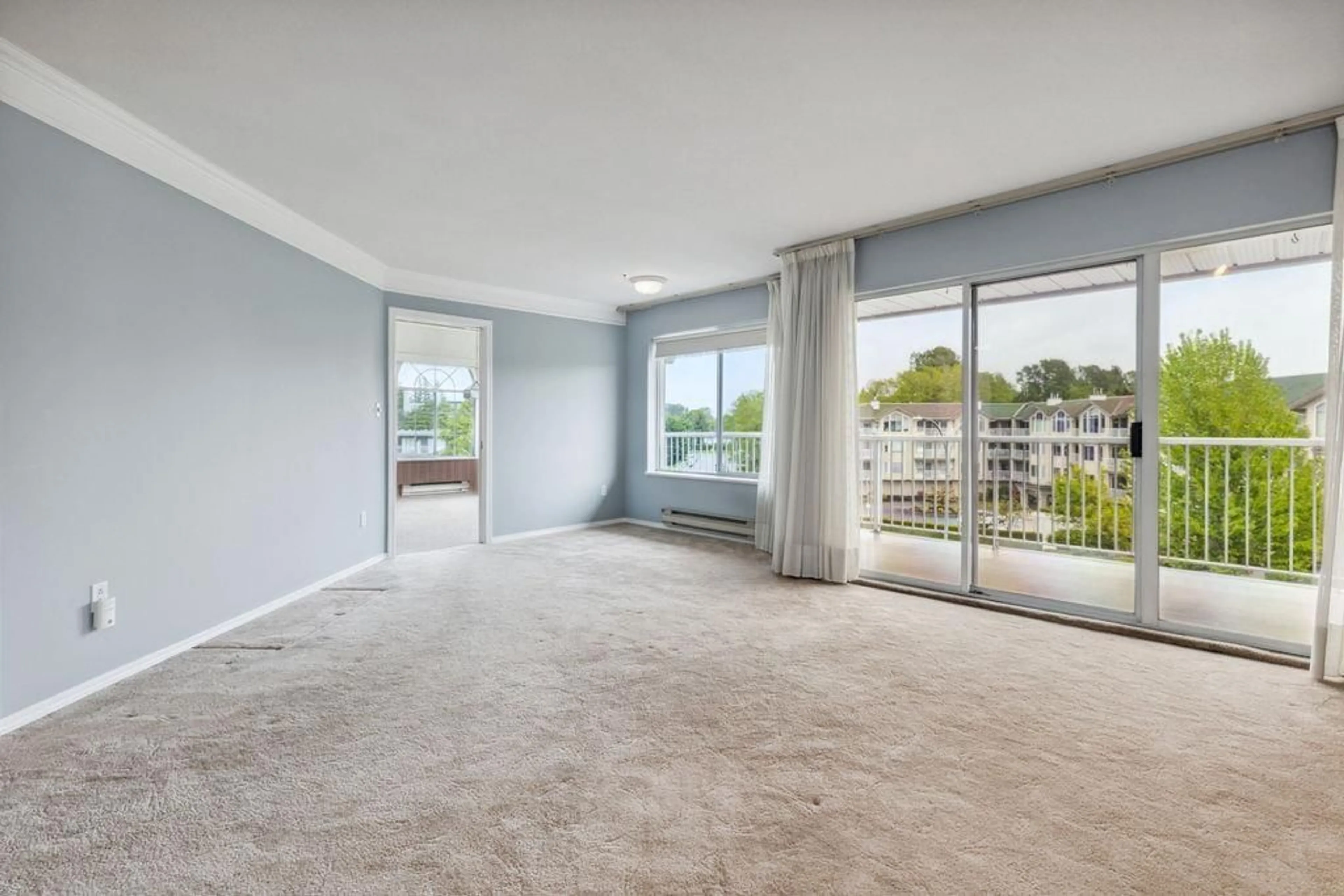 A pic of a room for 304 - 5363 206, Langley British Columbia V3A2C5