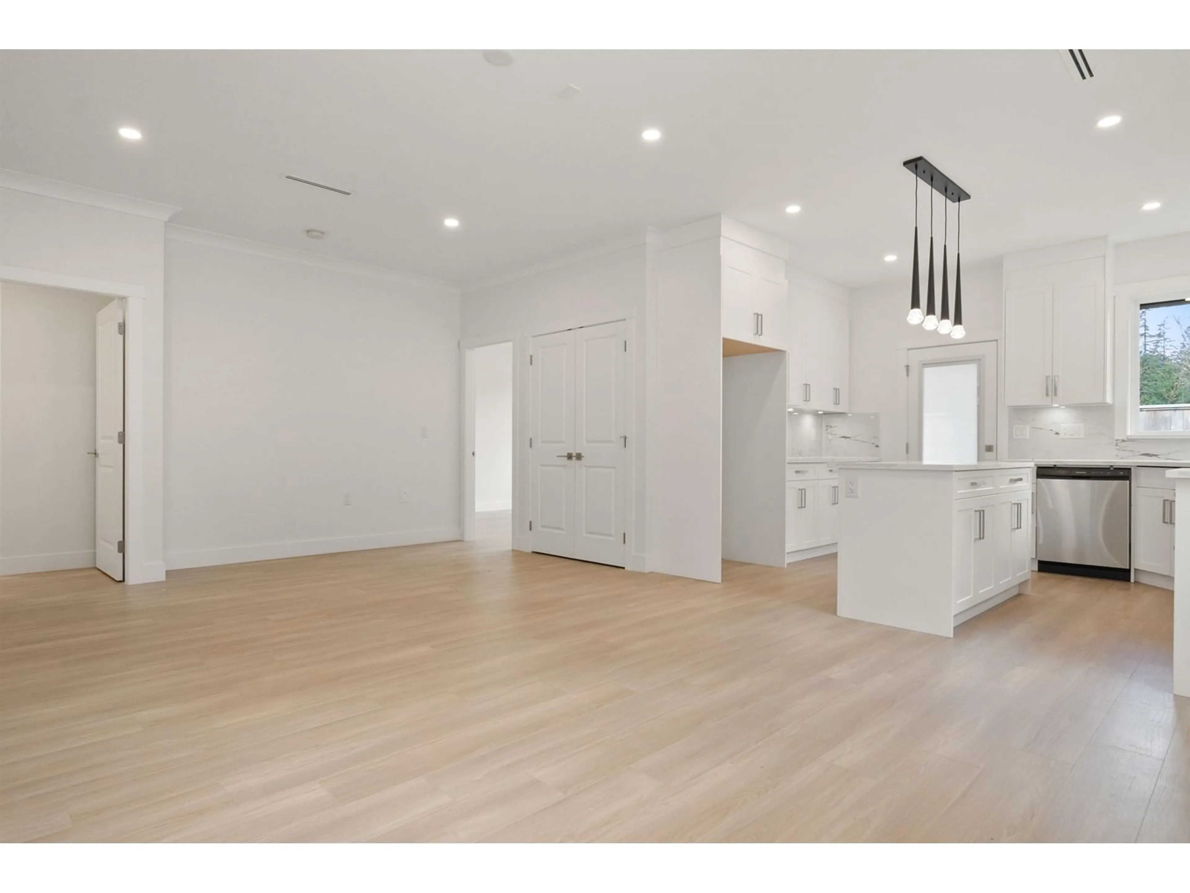 Open concept kitchen, wood/laminate floor for 48 - 20118 BEACON ROAD, Hope British Columbia V0X1L2