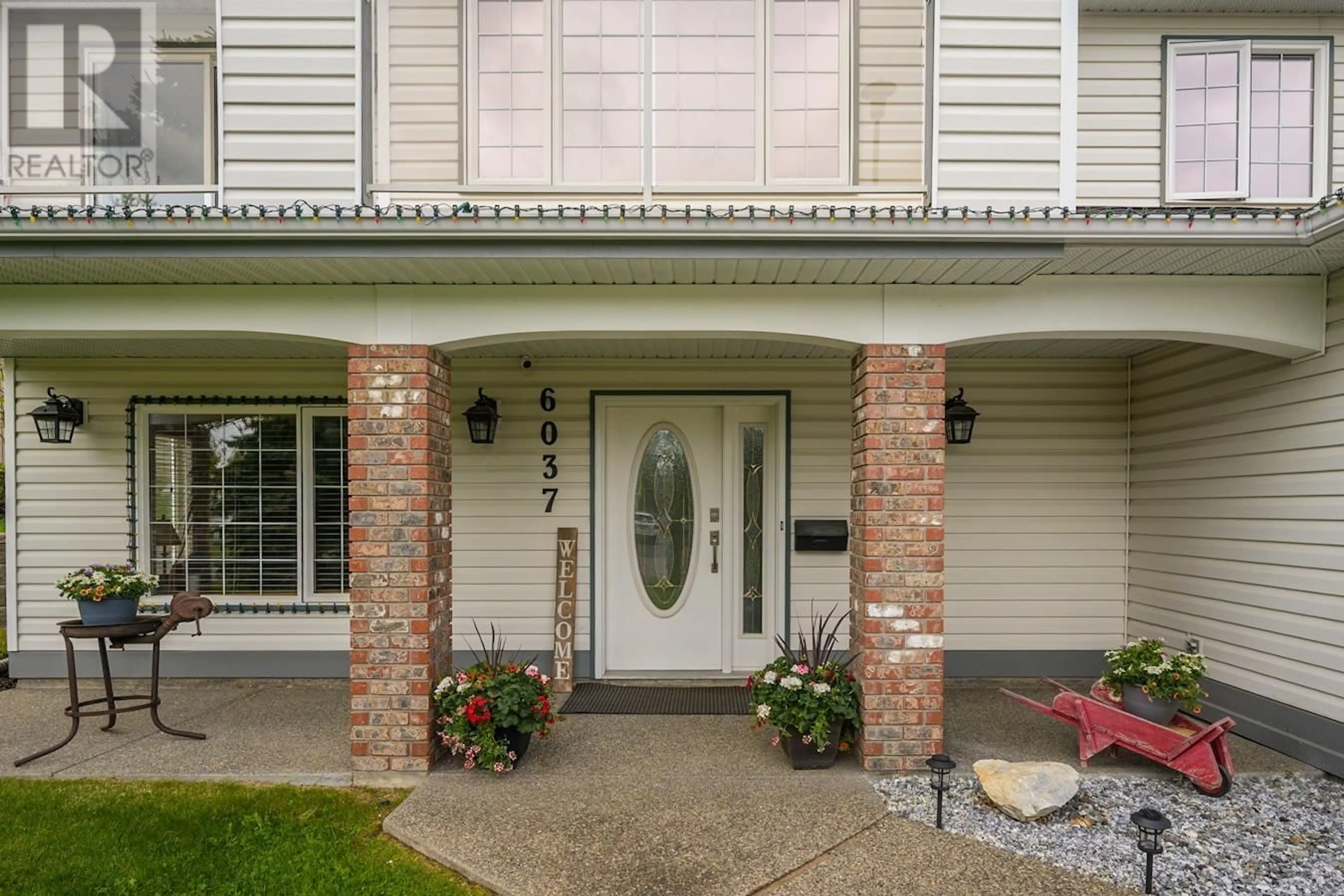 Indoor entryway for 6037 TEICHMAN CRESCENT, Prince George British Columbia V2K4W9