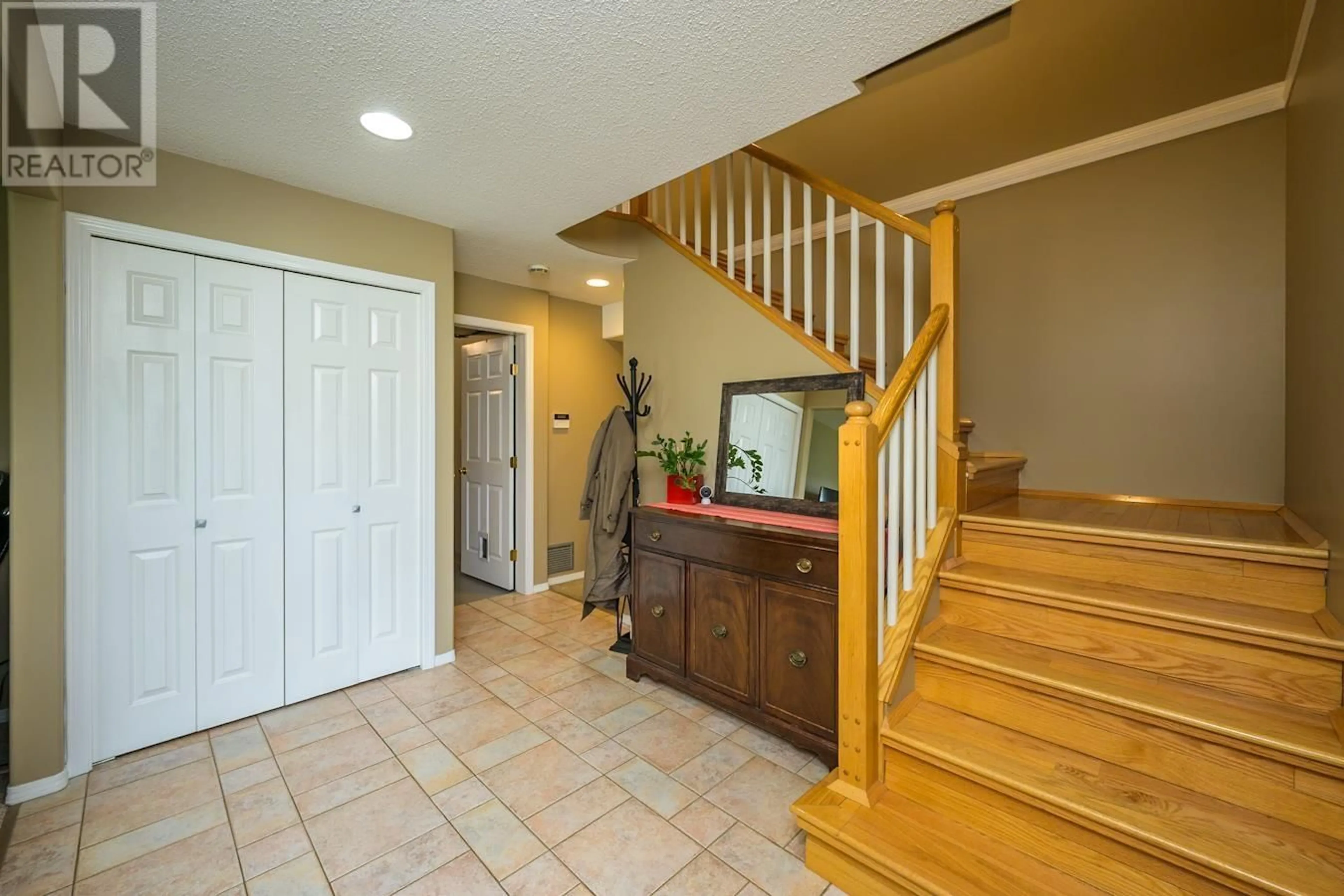 Indoor entryway for 6037 TEICHMAN CRESCENT, Prince George British Columbia V2K4W9
