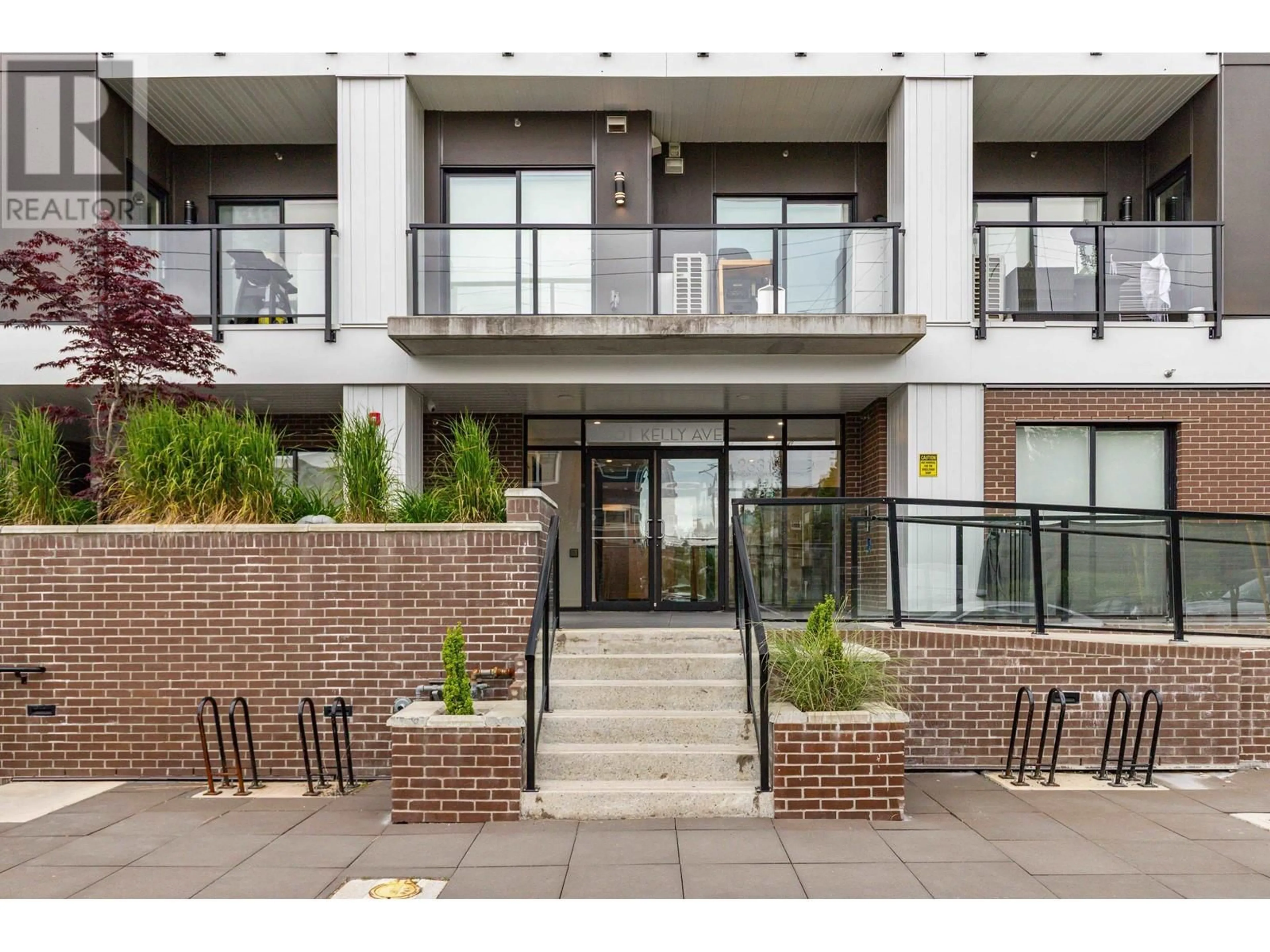 Patio, street for 204 - 2331 KELLY AVENUE, Port Coquitlam British Columbia V3C1Y3