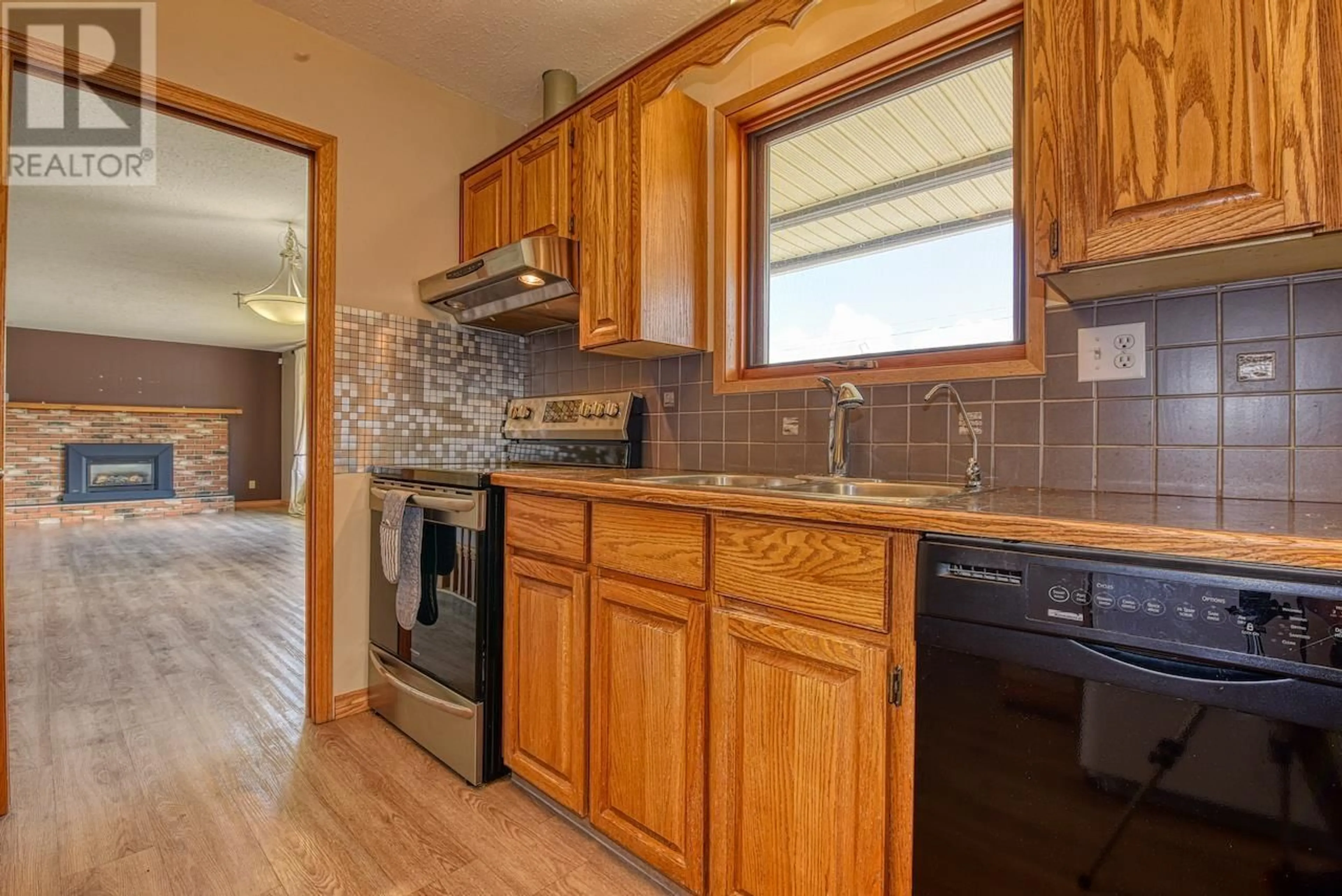 Standard kitchen, unknown for 93 WESTRIDGE DRIVE, Williams Lake British Columbia V2G5K3