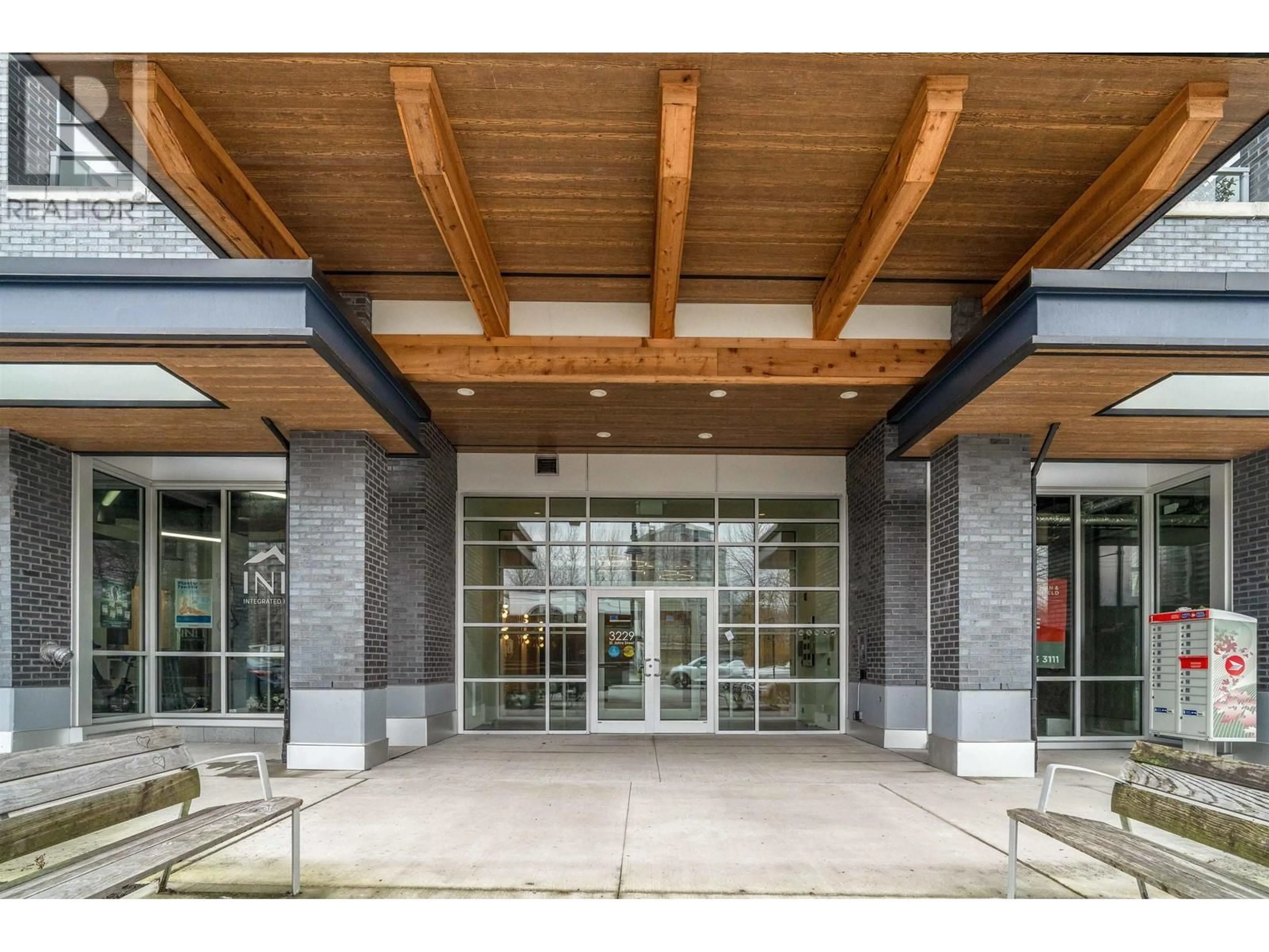 Indoor foyer for 518 - 3229 ST JOHNS STREET, Port Moody British Columbia V3H0M4