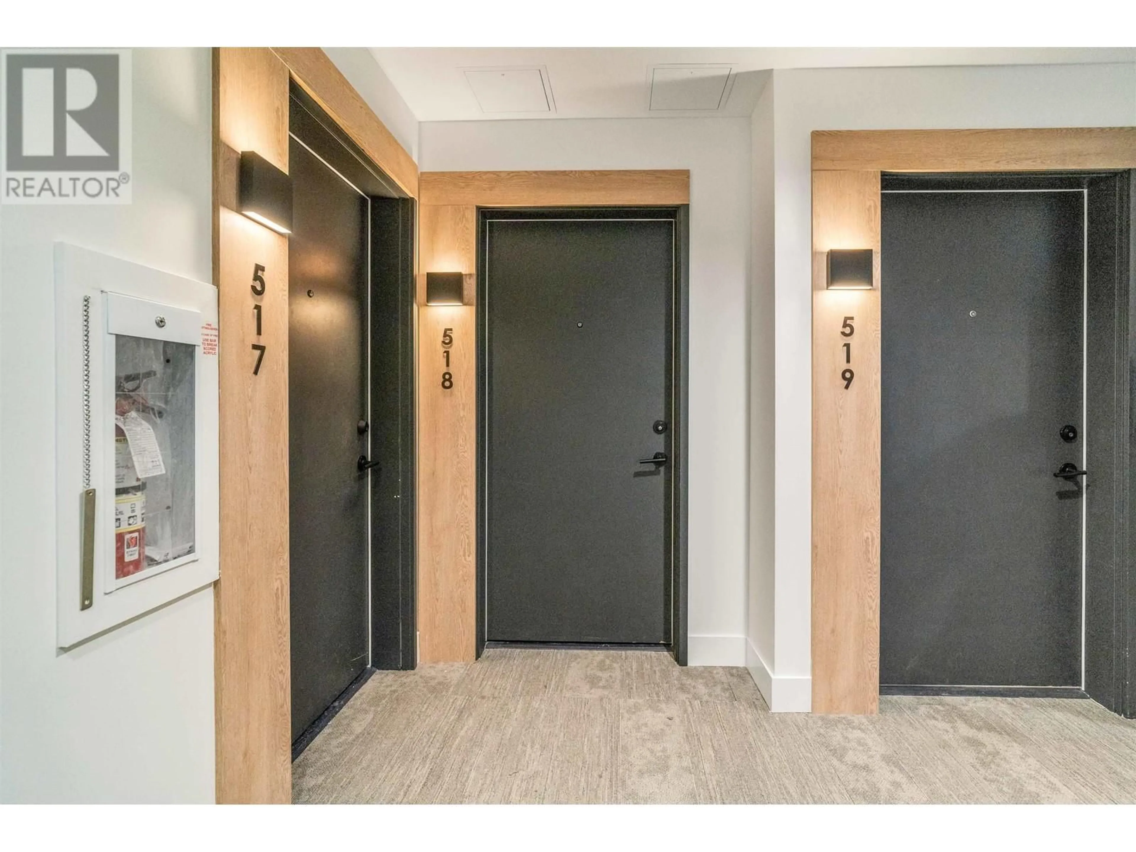 Indoor entryway for 518 - 3229 ST JOHNS STREET, Port Moody British Columbia V3H0M4
