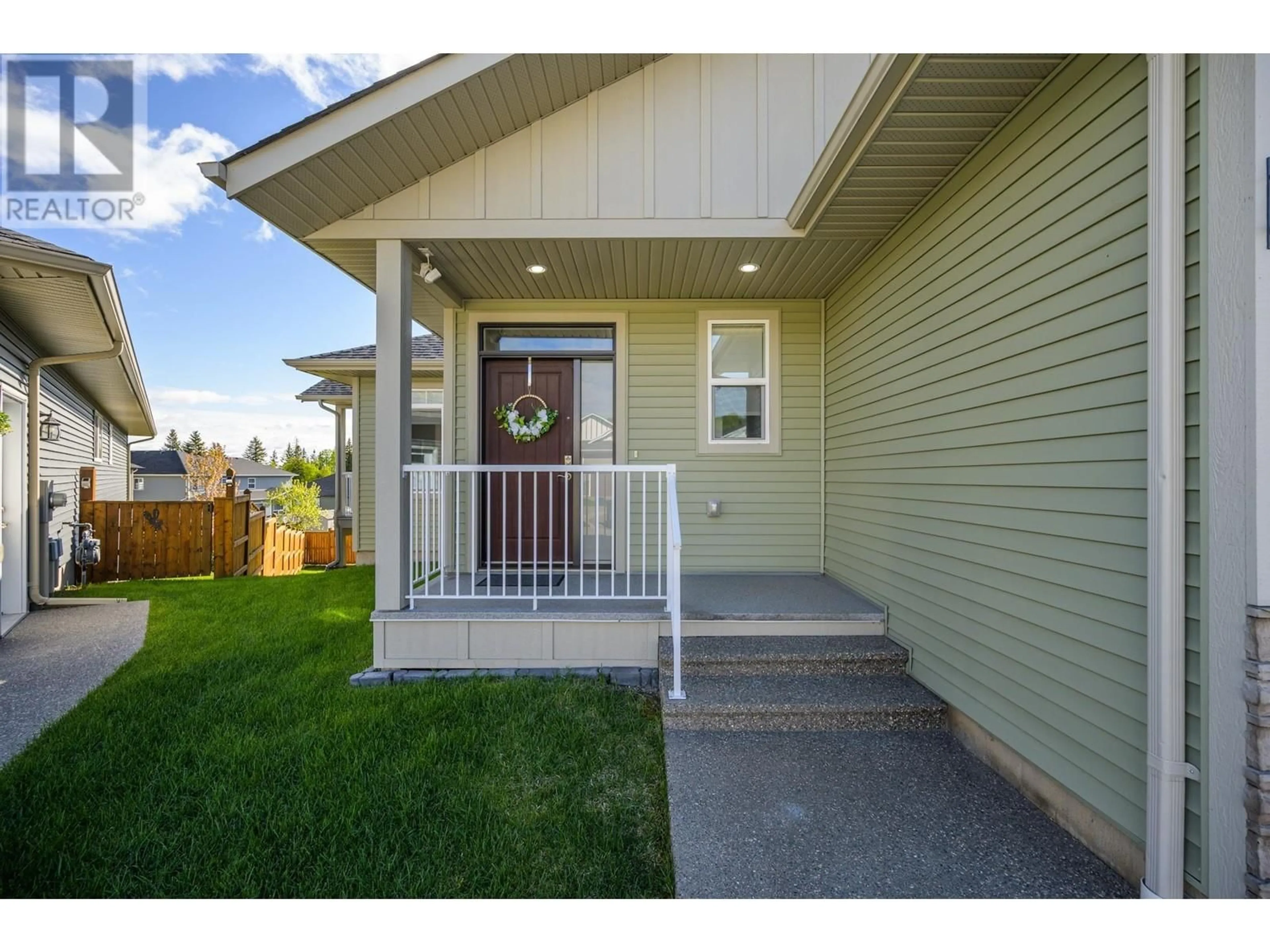 Home with vinyl exterior material, street for 160 - 2980 ELLINGTON AVENUE, Prince George British Columbia V2N0G4