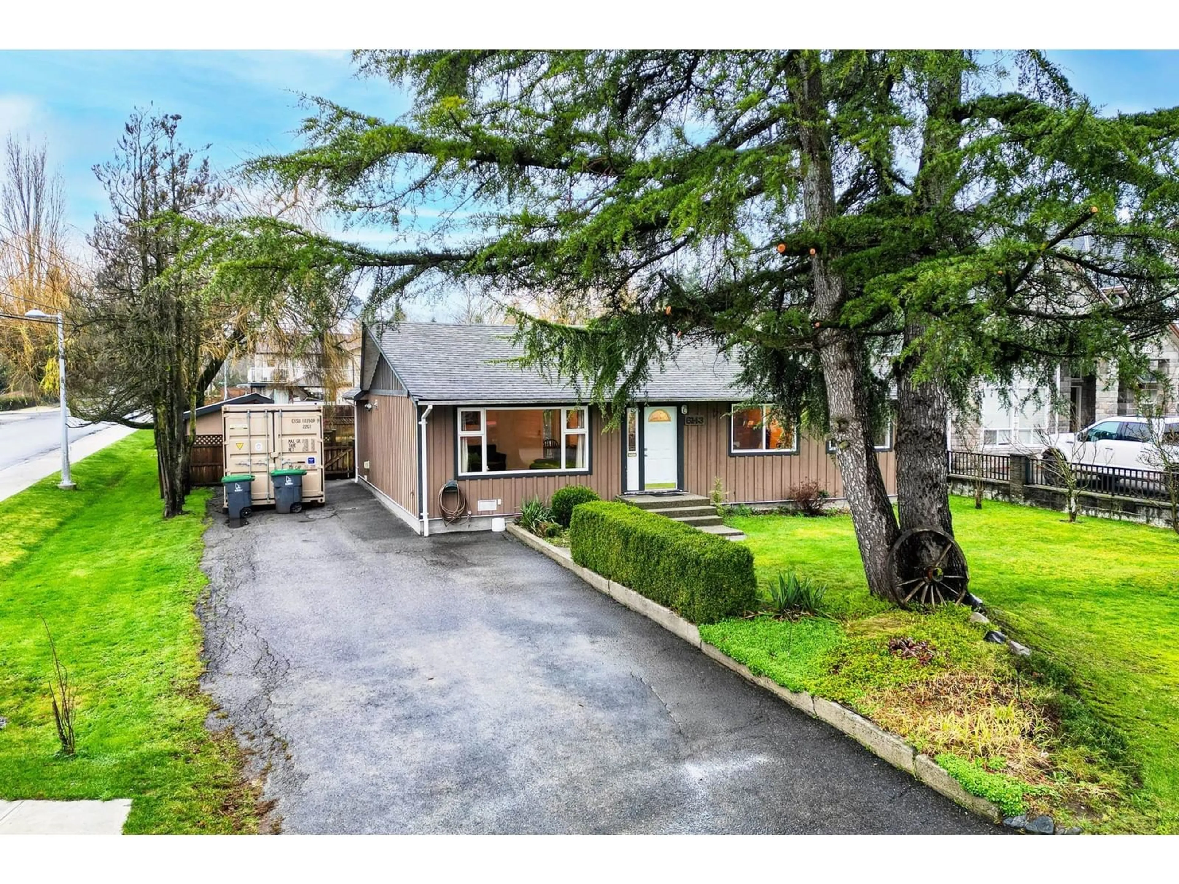 A pic from outside/outdoor area/front of a property/back of a property/a pic from drone, street for 6143 175B, Surrey British Columbia V3S4C1
