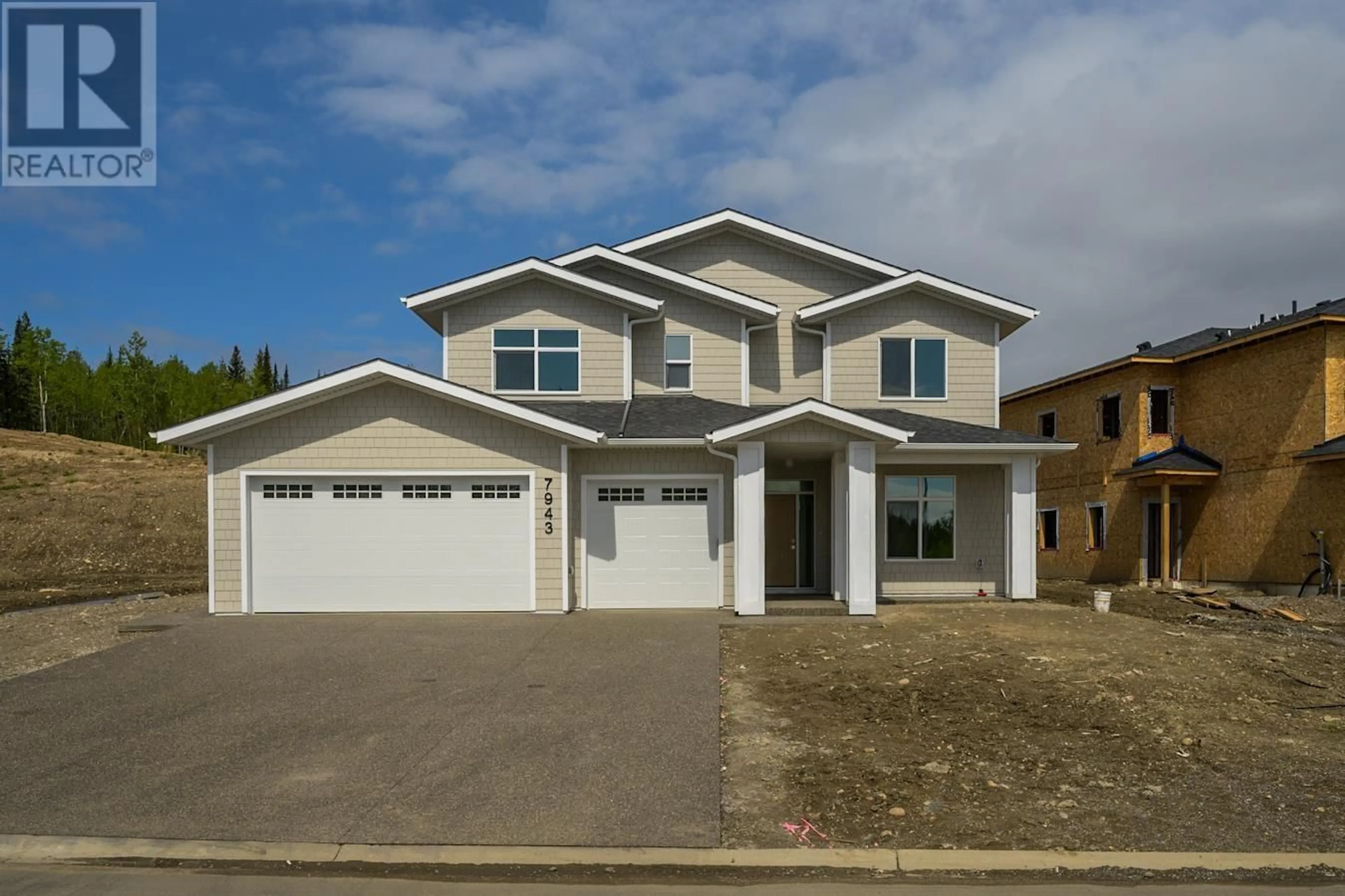 Home with vinyl exterior material, street for 7943 SOUTHRIDGE AVENUE, Prince George British Columbia V2N6Z8