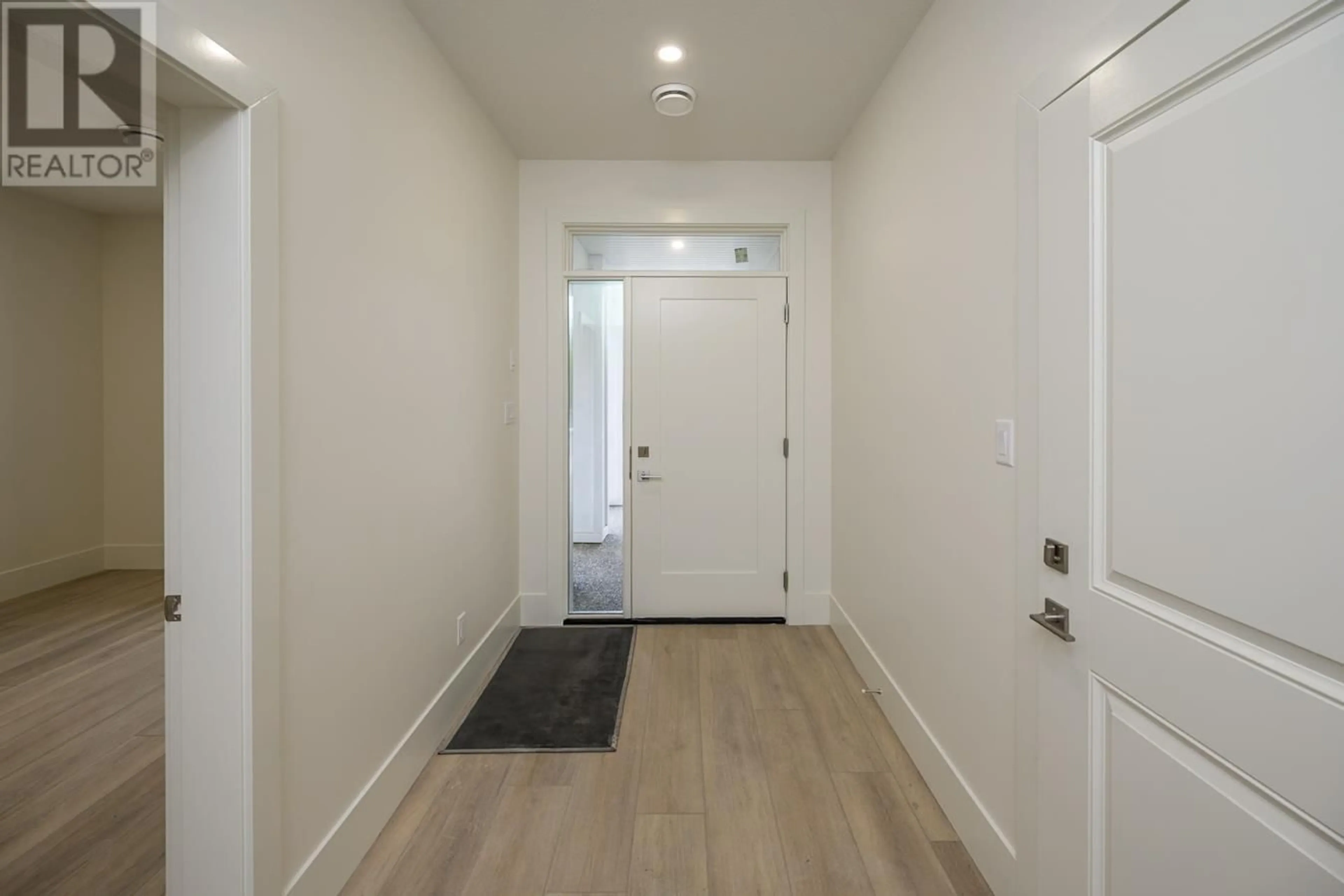 Indoor entryway for 7943 SOUTHRIDGE AVENUE, Prince George British Columbia V2N6Z8