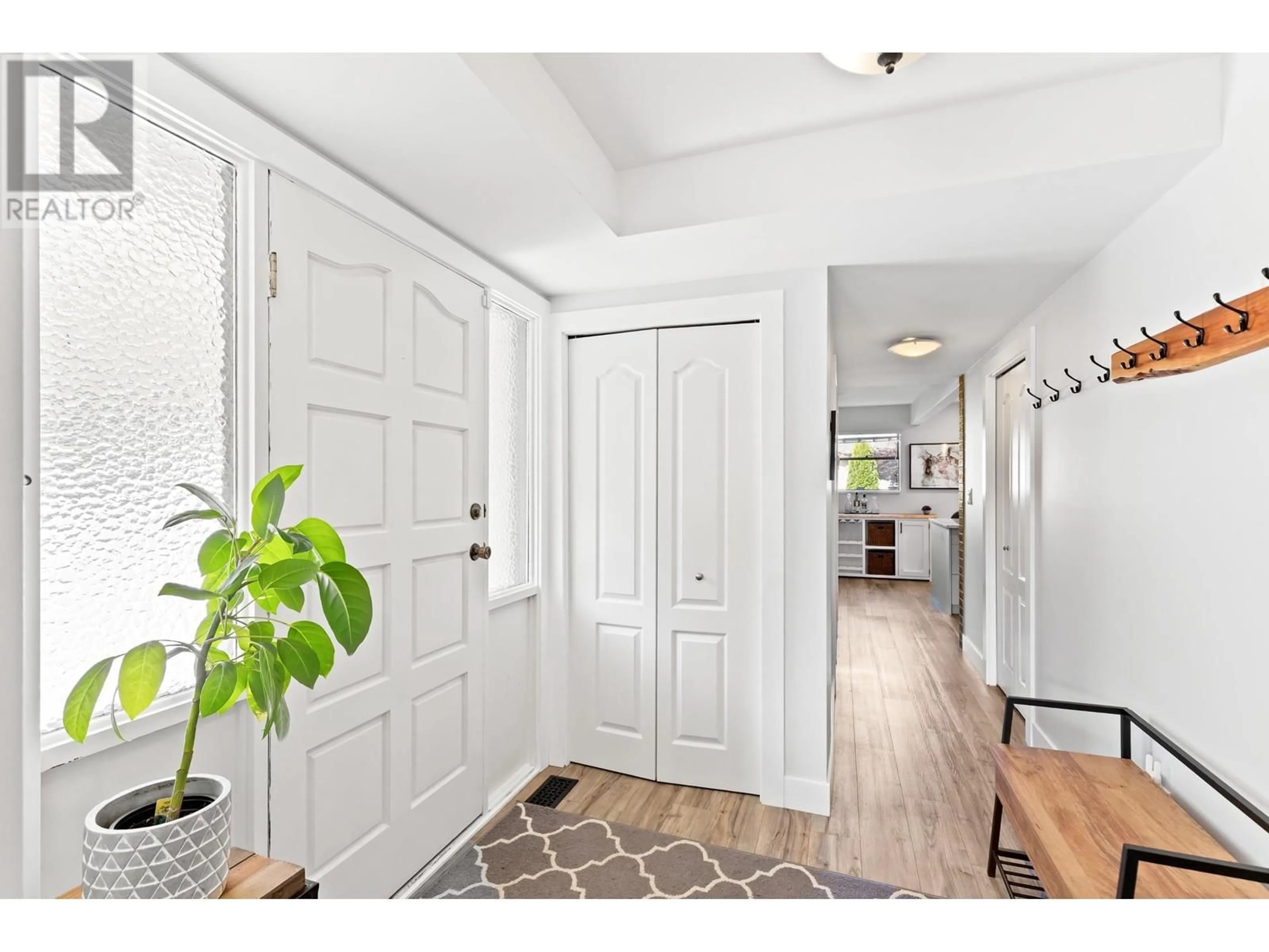 Indoor entryway for 19436 118B AVENUE, Pitt Meadows British Columbia V3Y1K1
