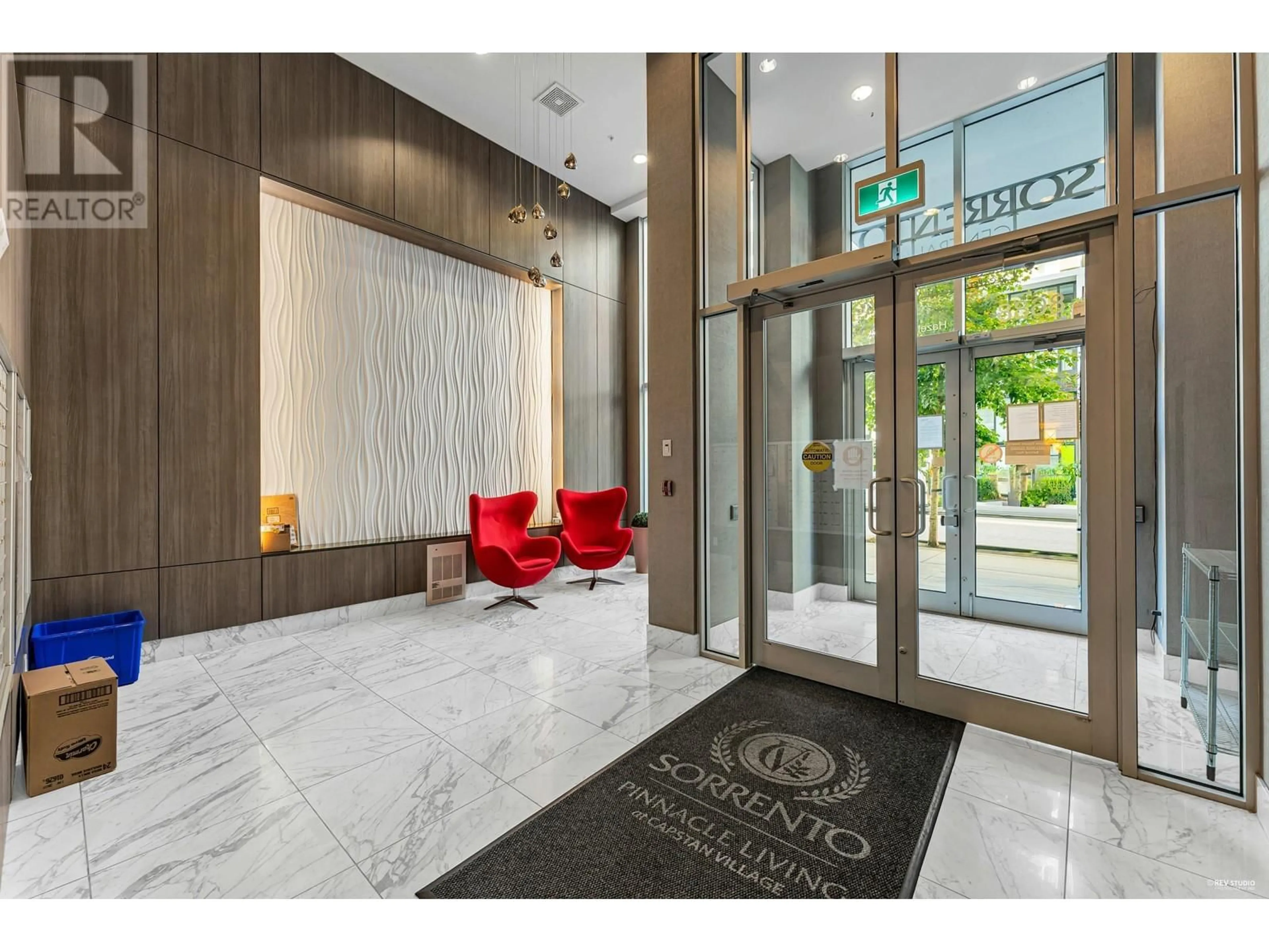 Indoor foyer for 1106 - 8688 HAZELBRIDGE WAY, Richmond British Columbia V6X0R6