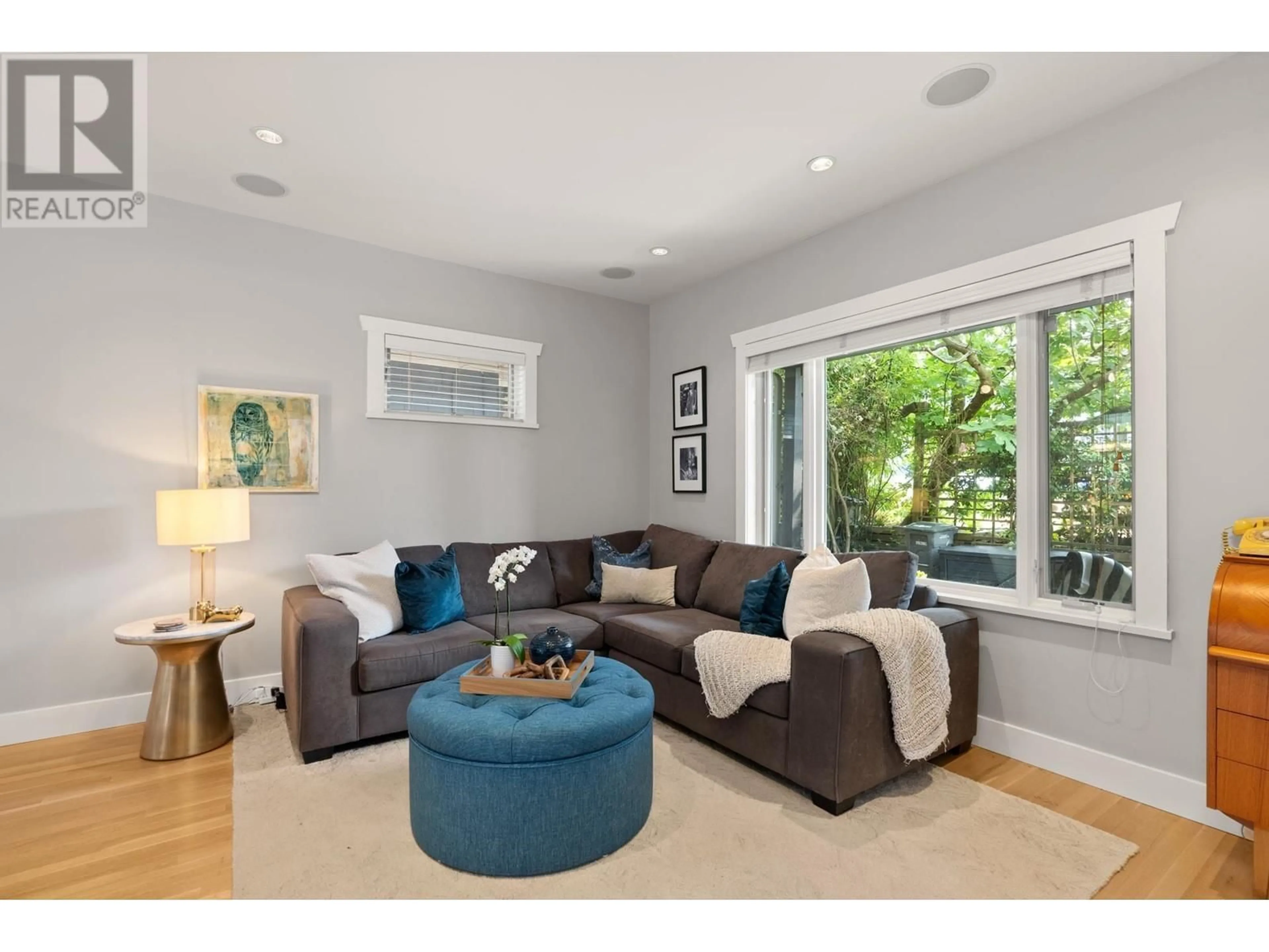 Living room with furniture, unknown for 827 24TH AVENUE, Vancouver British Columbia V5Z2C2